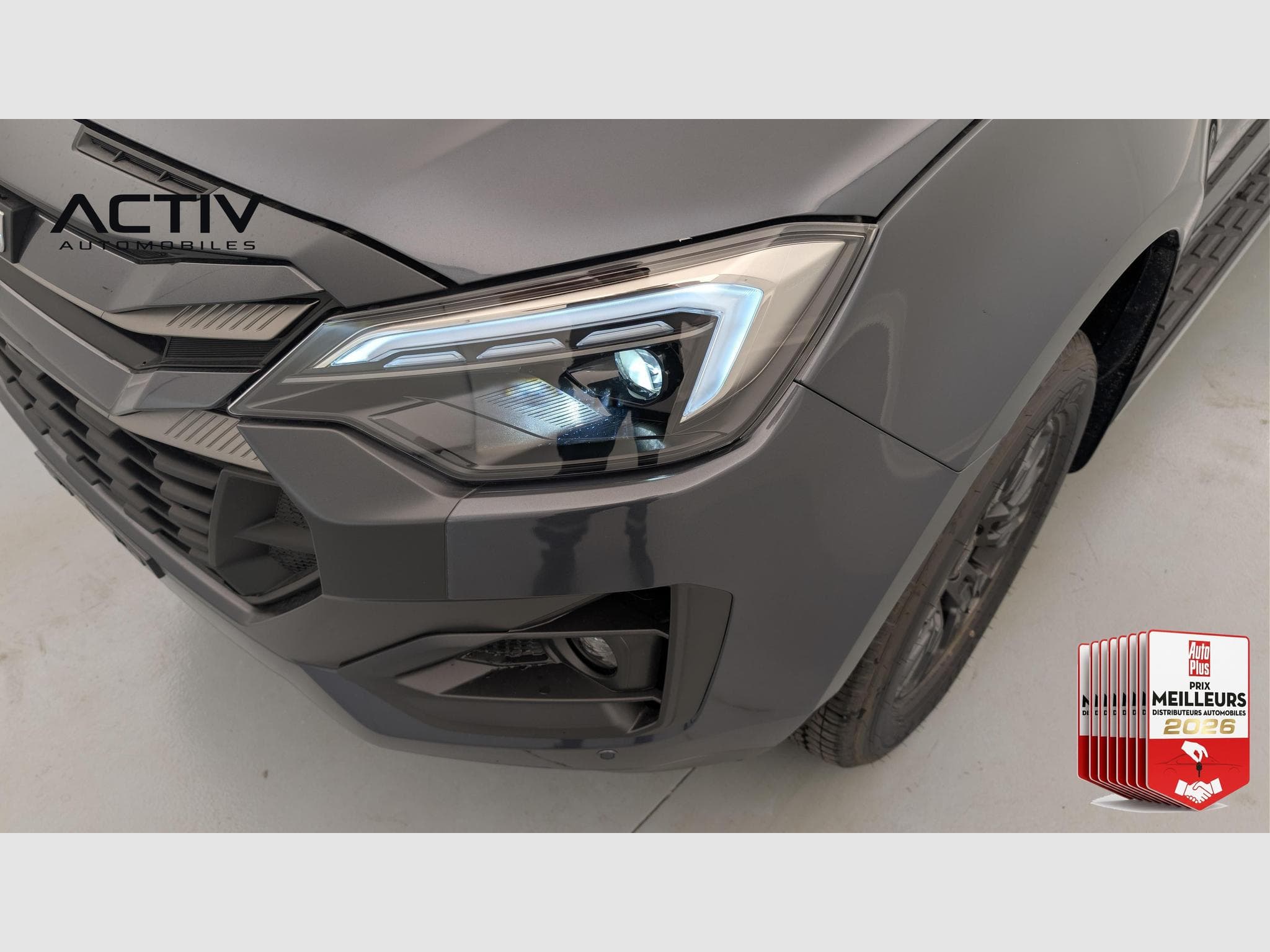 Isuzu D-MAX 2.2L SPACE CABINE A/T NITRO SPORT (2026) - Foto 19