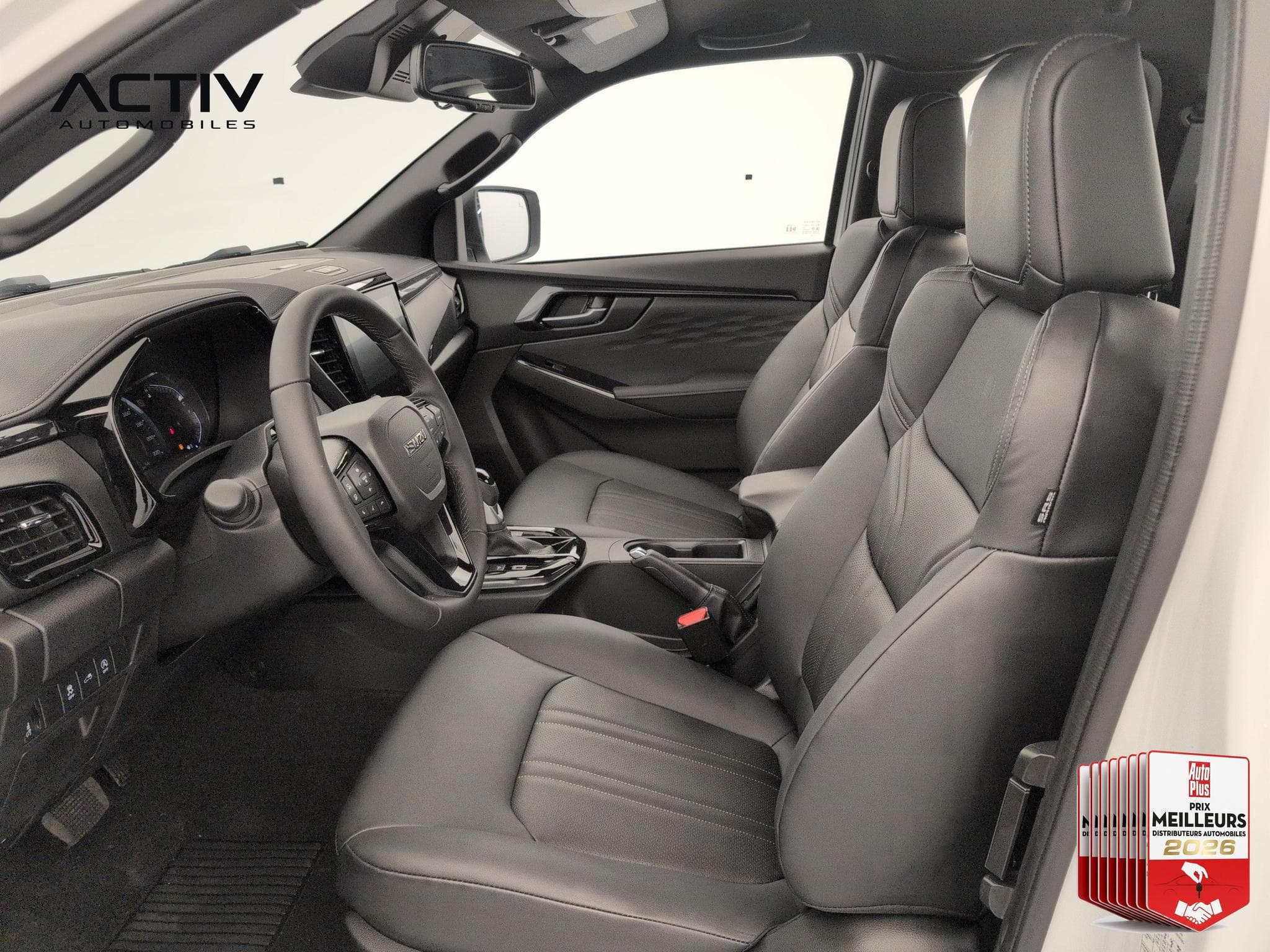 Isuzu D-MAX 2.2L SPACE CABINE A/T NITRO SPORT (2026) - Foto 14
