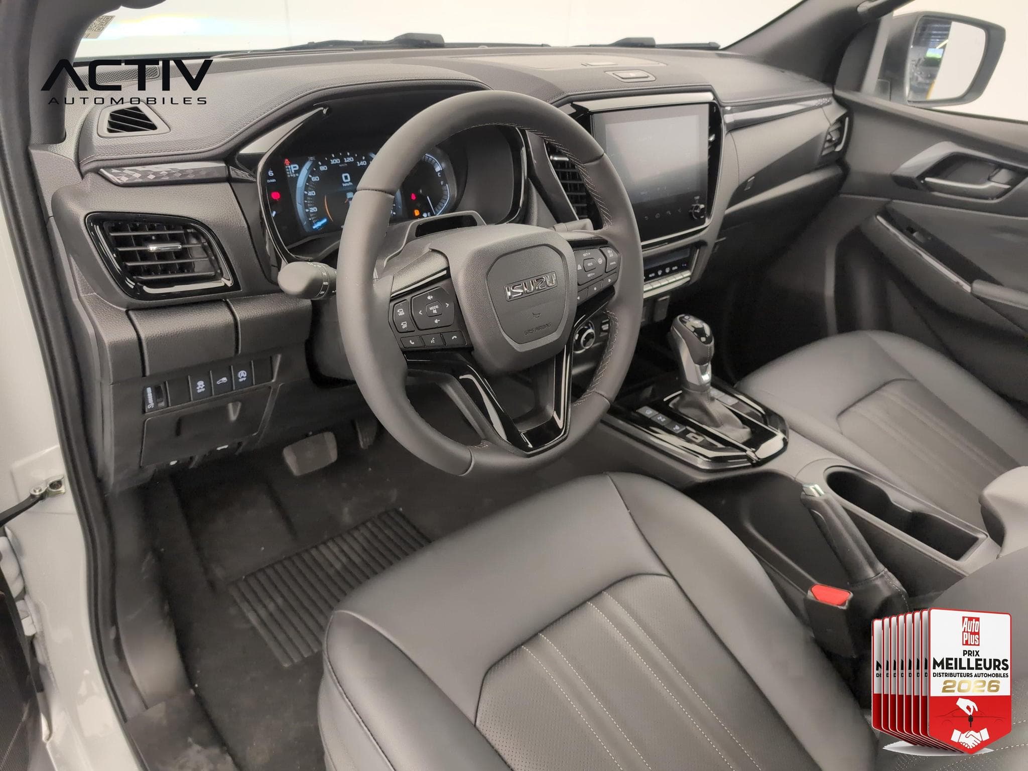 Isuzu D-MAX 2.2L SPACE CABINE A/T NITRO SPORT (2026) - Foto 13