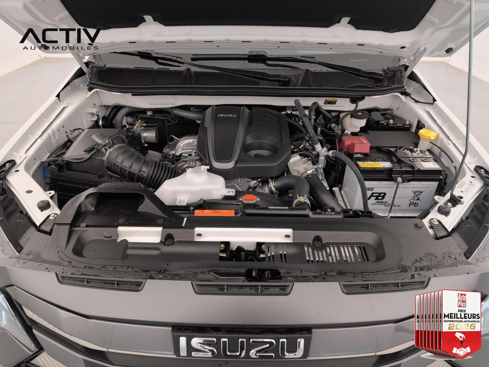 Isuzu D-MAX 2.2L SPACE CABINE A/T NITRO SPORT (2026) - Foto 17
