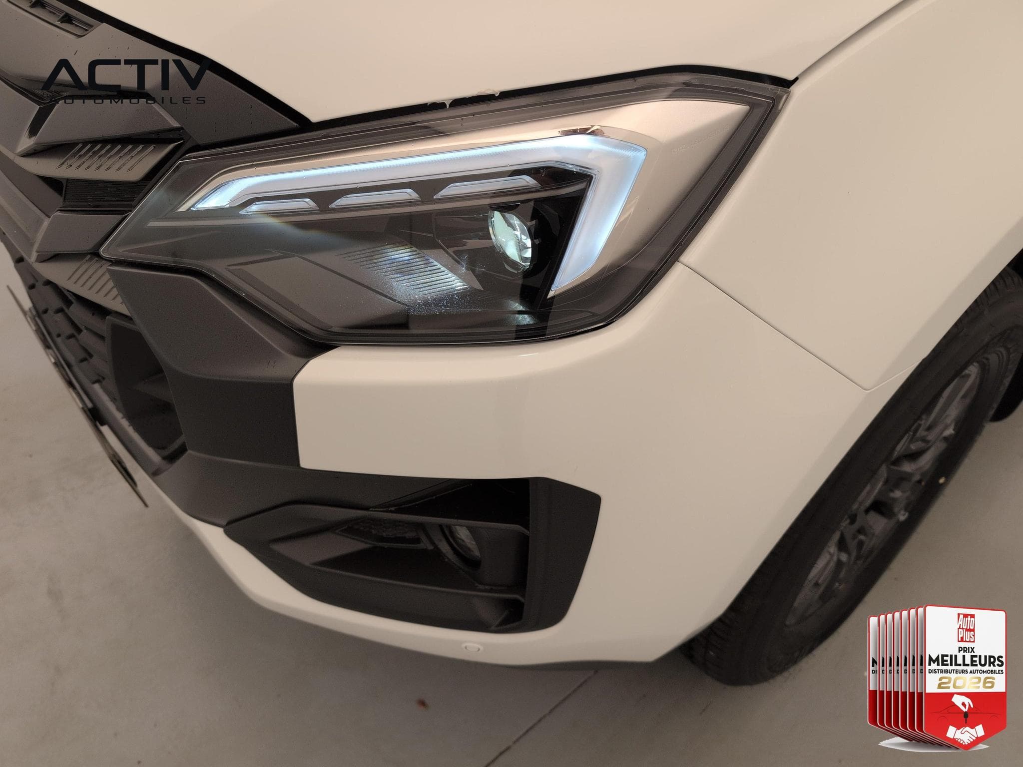 Isuzu D-MAX 2.2L SPACE CABINE A/T NITRO SPORT (2026) - Foto 18