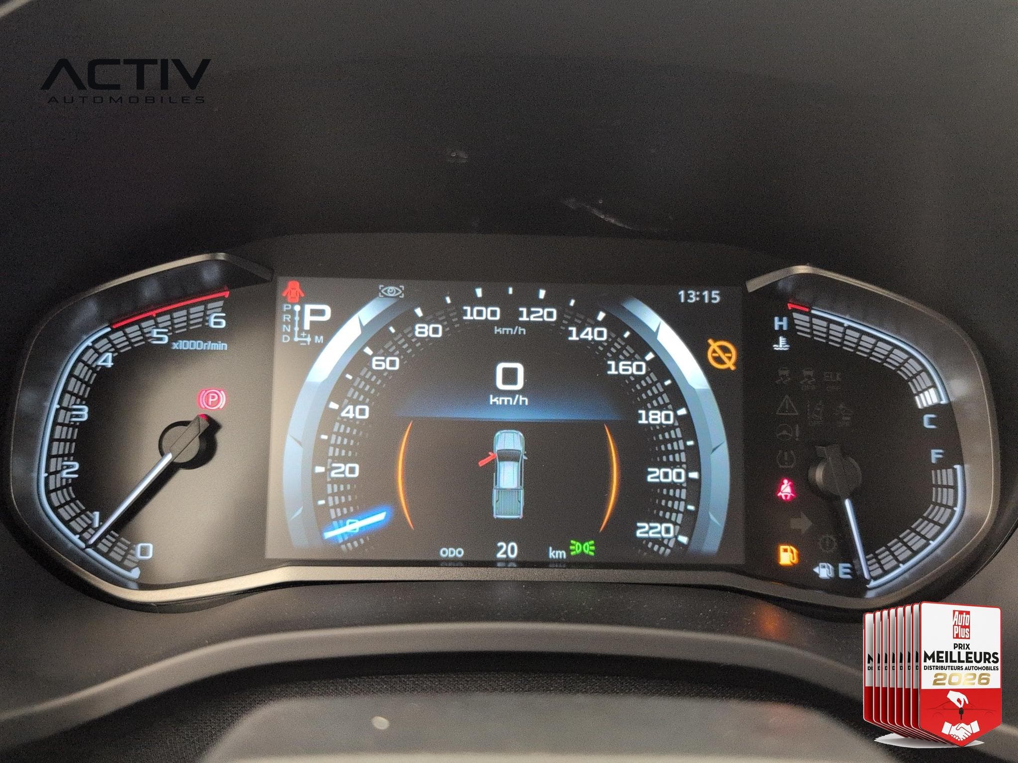 Isuzu D-MAX 2.2L SPACE CABINE A/T NITRO SPORT (2026) - Foto 19
