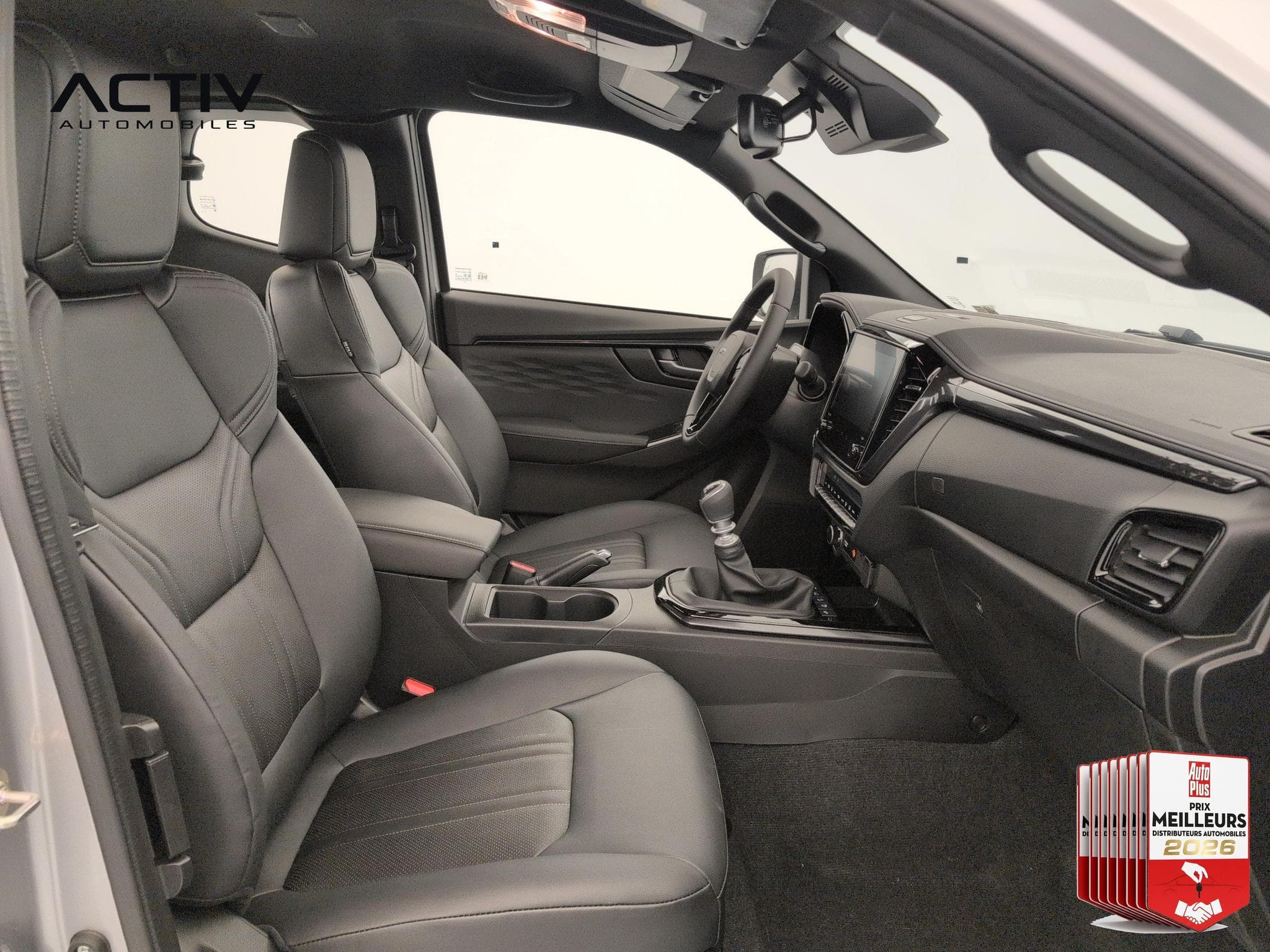 Isuzu D-MAX 2.2L SPACE CABINE M/T NITRO SPORT (2026) - Foto 9