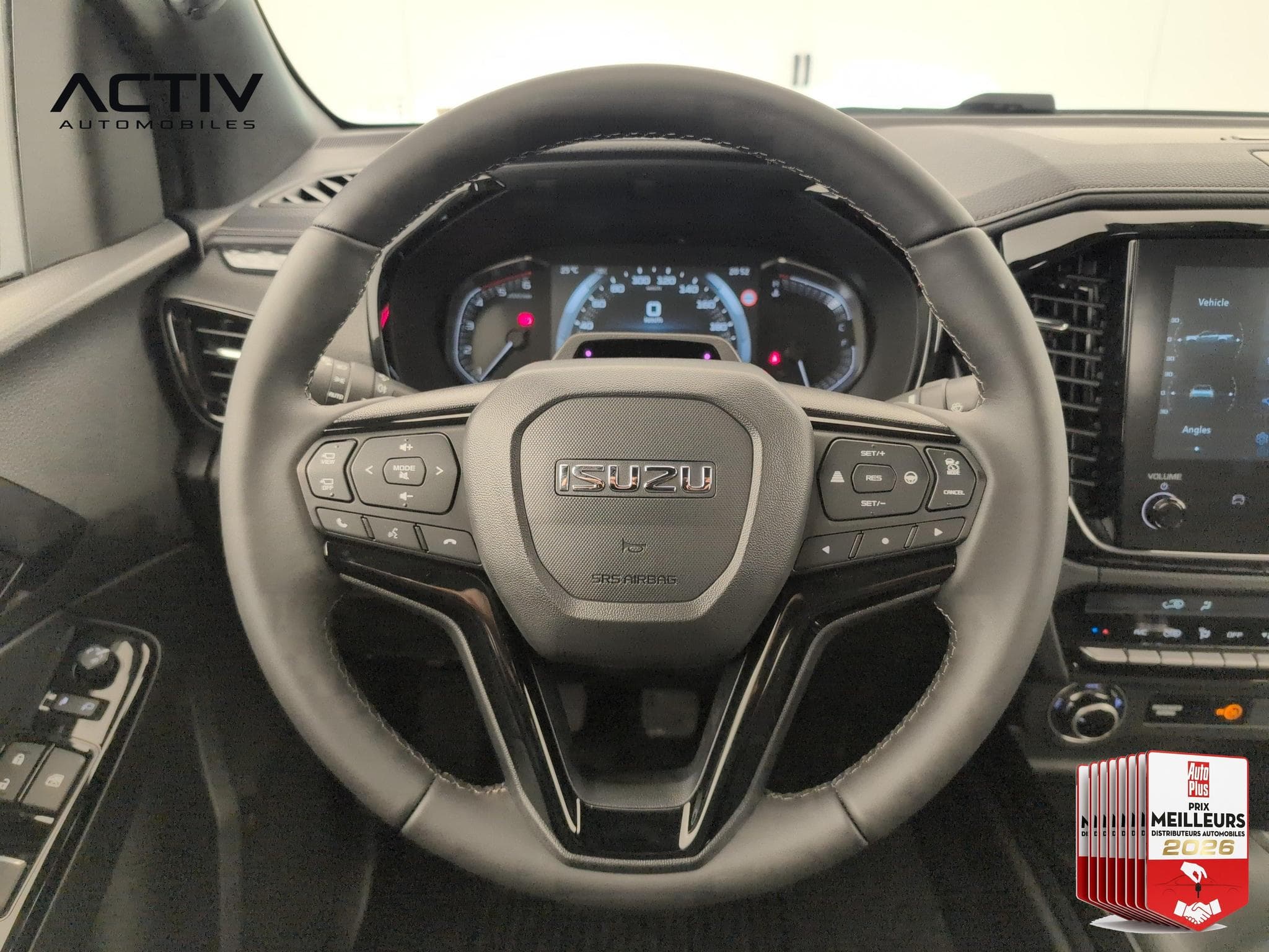 Isuzu D-MAX 2.2L SPACE CABINE M/T NITRO SPORT (2026) - Foto 13