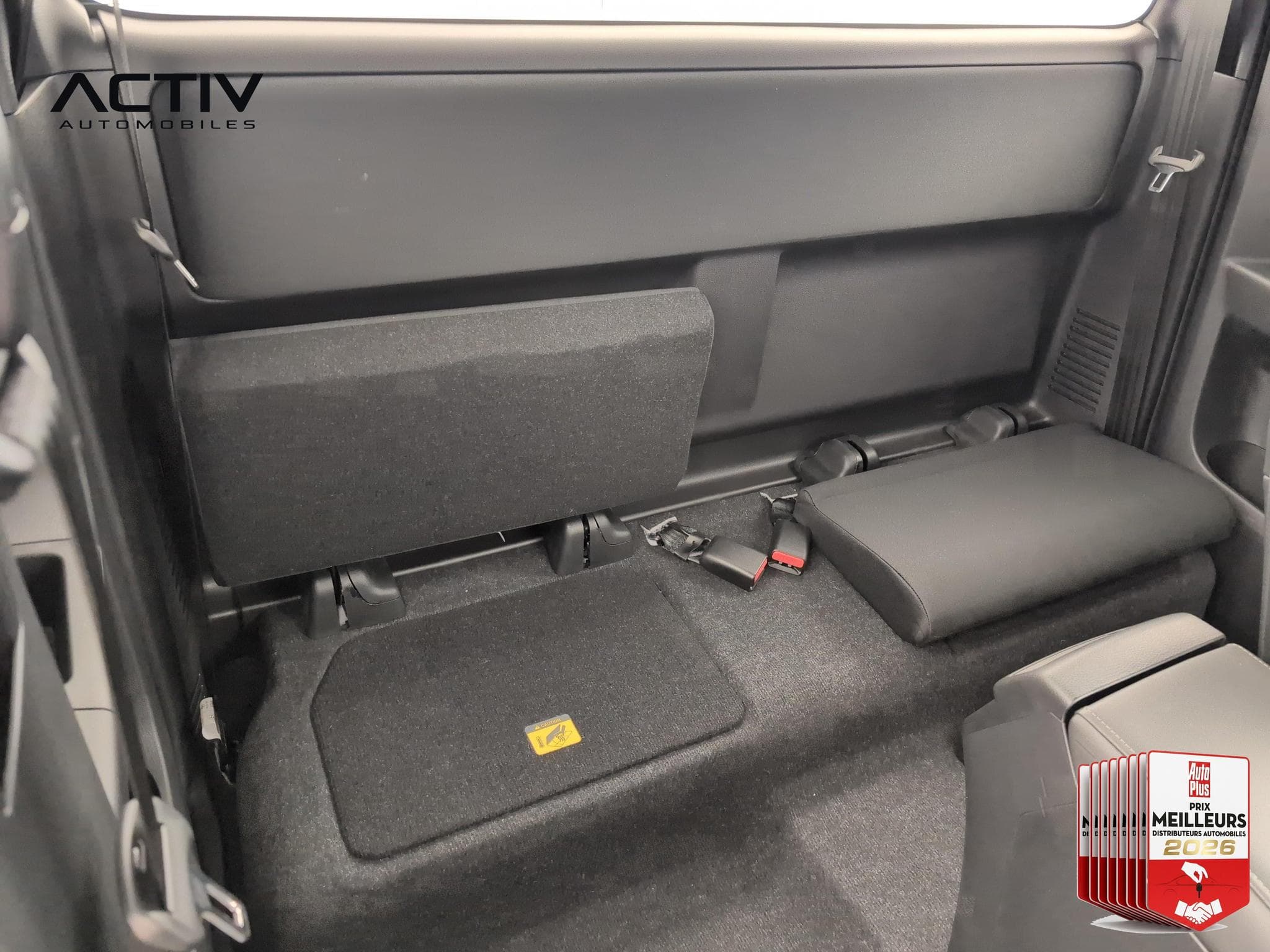 Isuzu D-MAX 2.2L SPACE CABINE M/T PRESTIGE (2026) - Foto 10