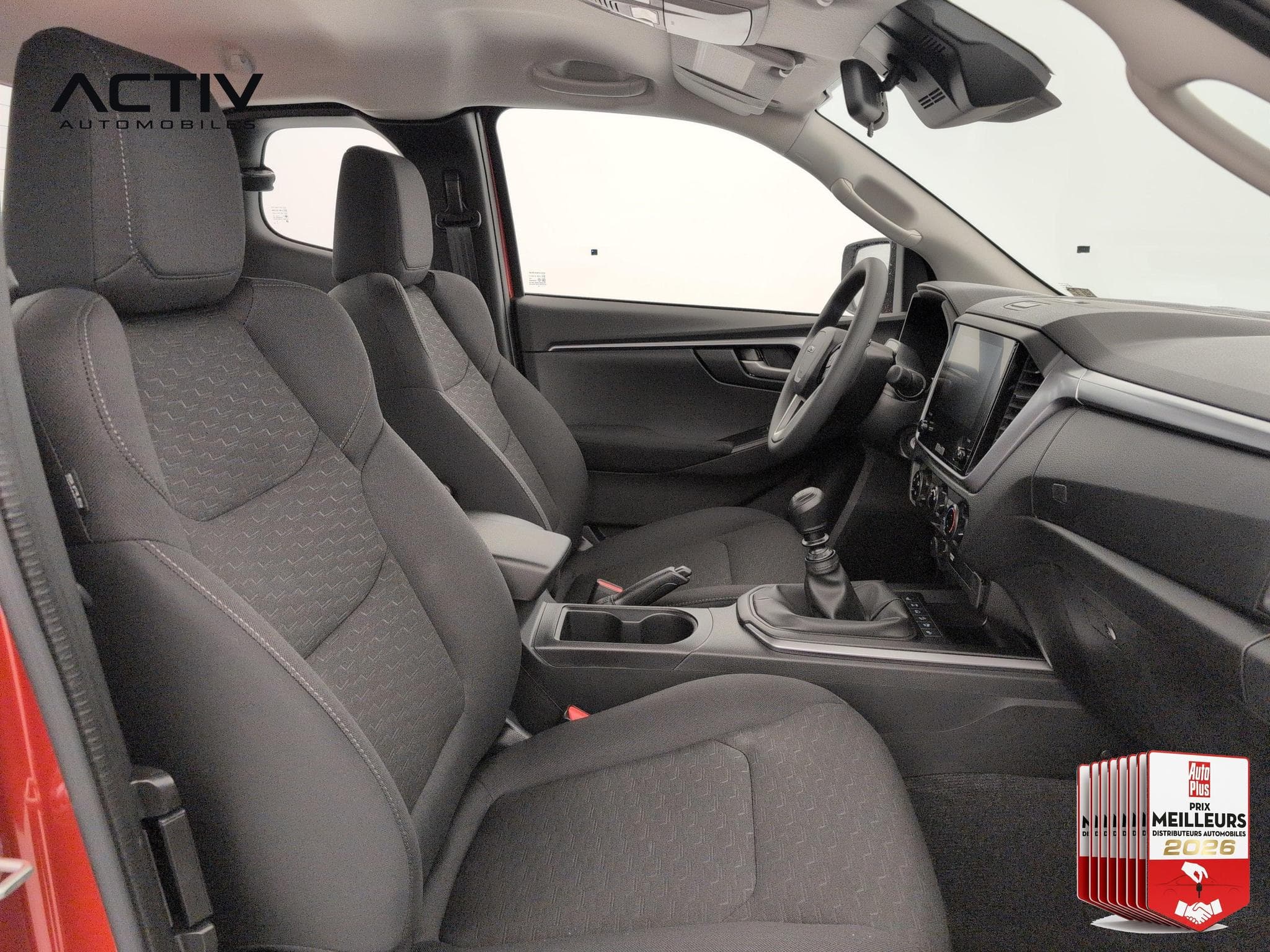 Isuzu D-MAX 2.2L SPACE CABINE M/T EVOLUTION (2026) - Foto 9