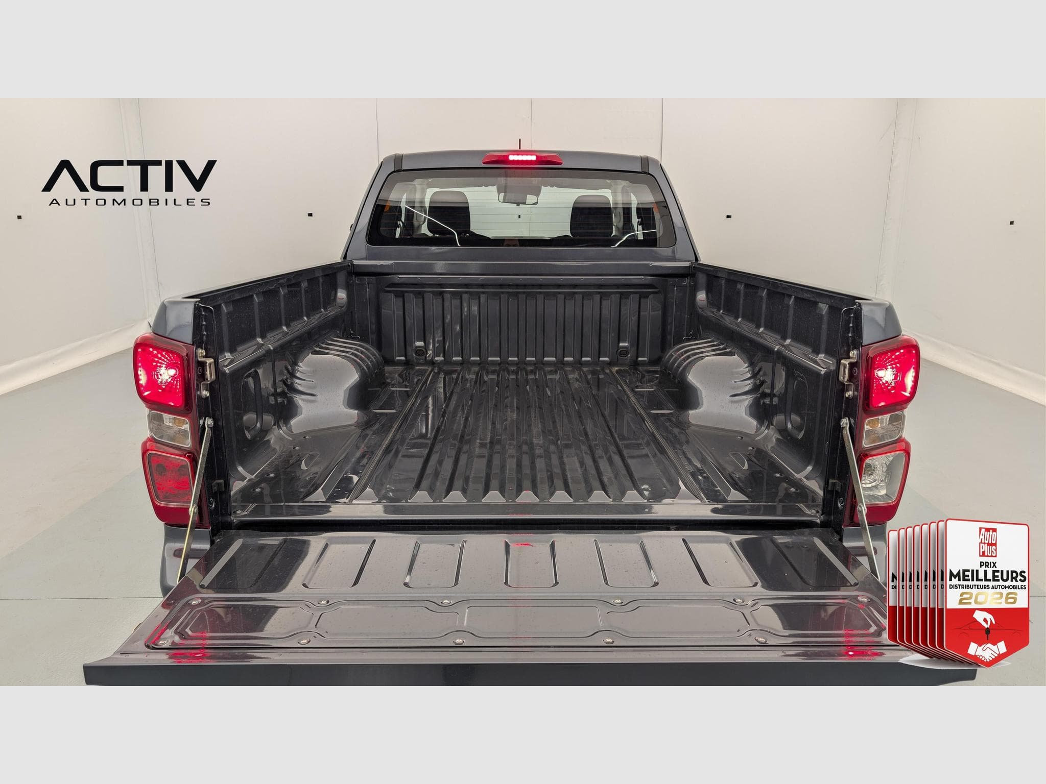 Isuzu D-MAX 2.2L SPACE CABINE M/T EVOLUTION (2026) - Foto 10
