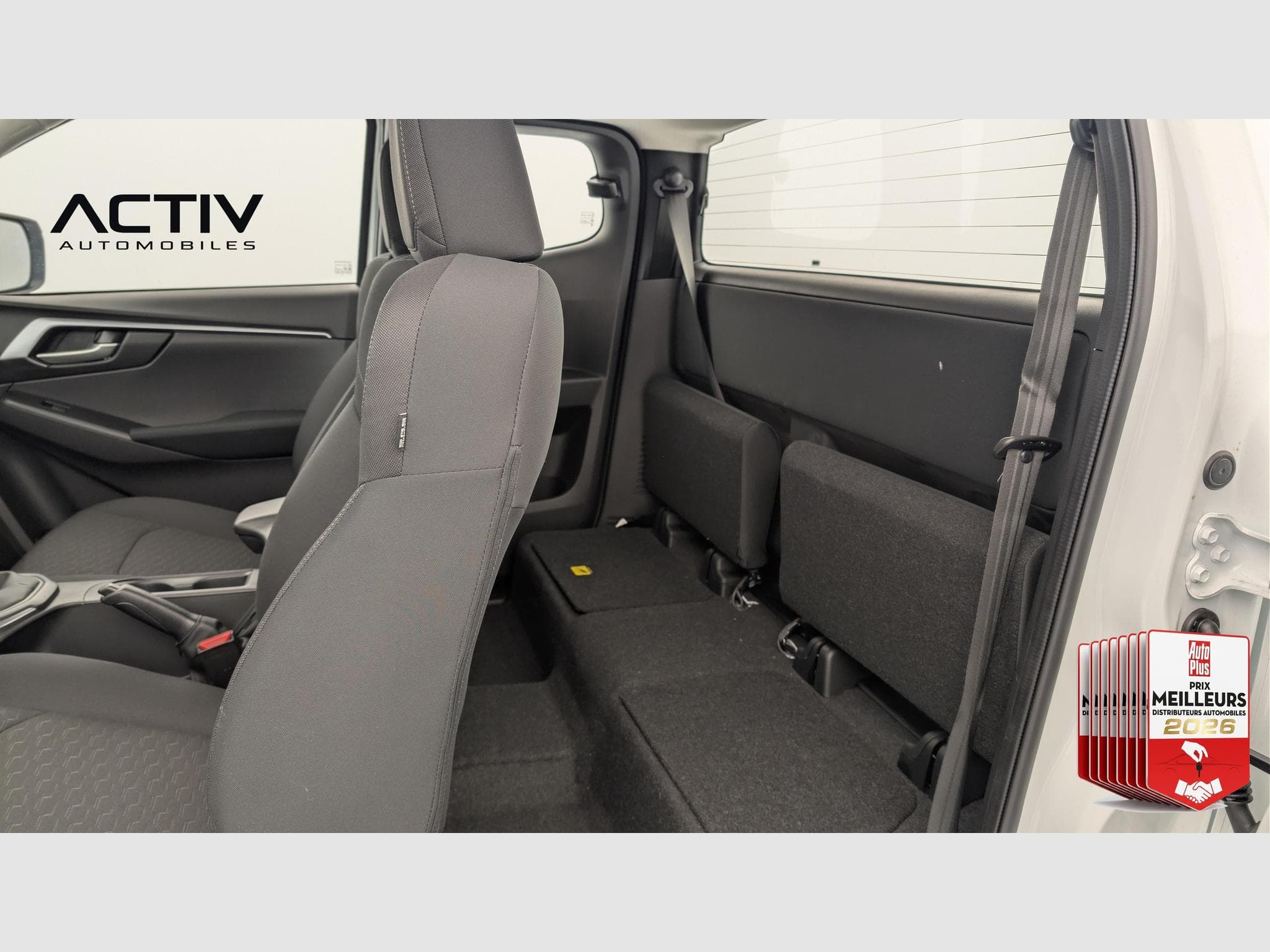 Isuzu D-MAX 2.2L SPACE CABINE M/T EVOLUTION (2026) - Foto 12