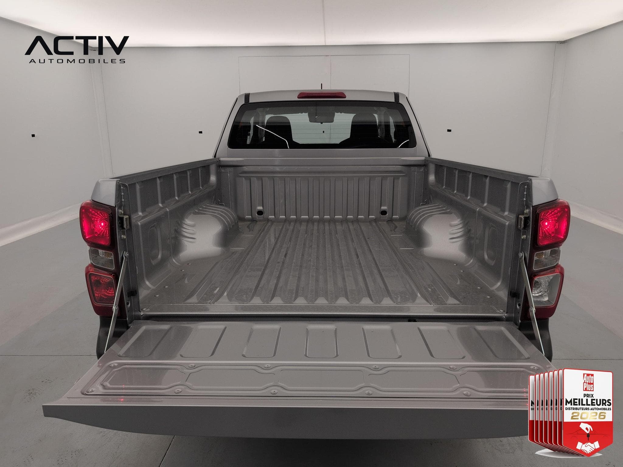 Isuzu D-MAX 2.2L SPACE CABINE A/T B-STRONG (2026) - Foto 11