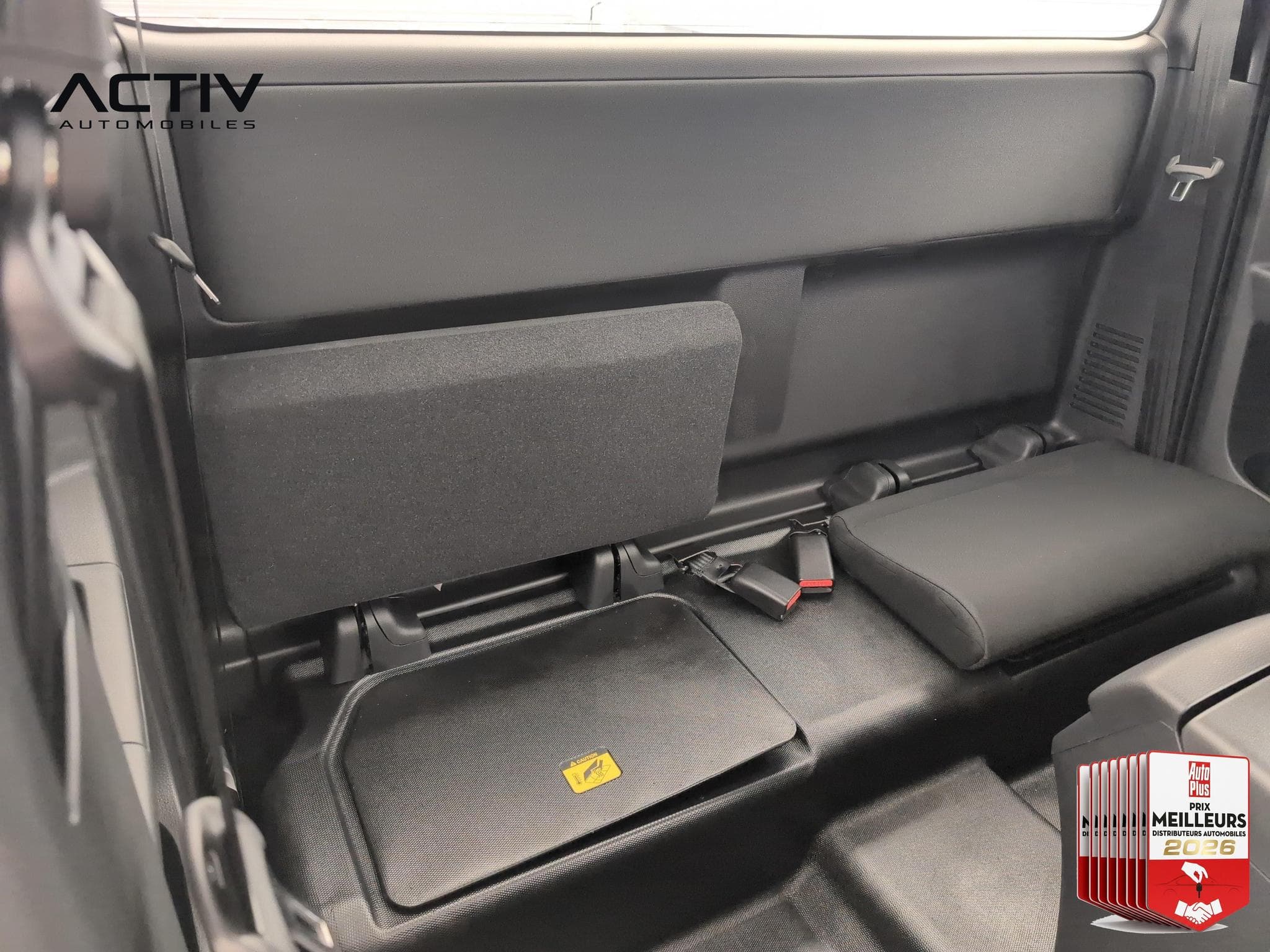 Isuzu D-MAX 2.2L SPACE CABINE A/T B-STRONG (2026) - Foto 10