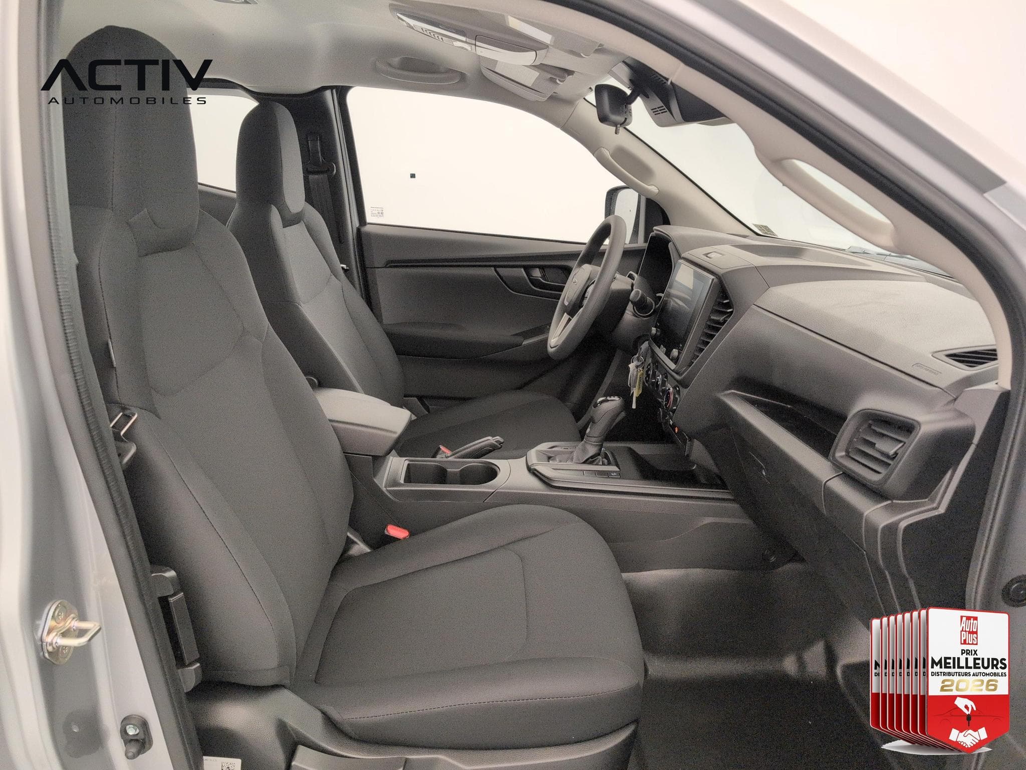 Isuzu D-MAX 2.2L SPACE CABINE A/T B-STRONG (2026) - Foto 9