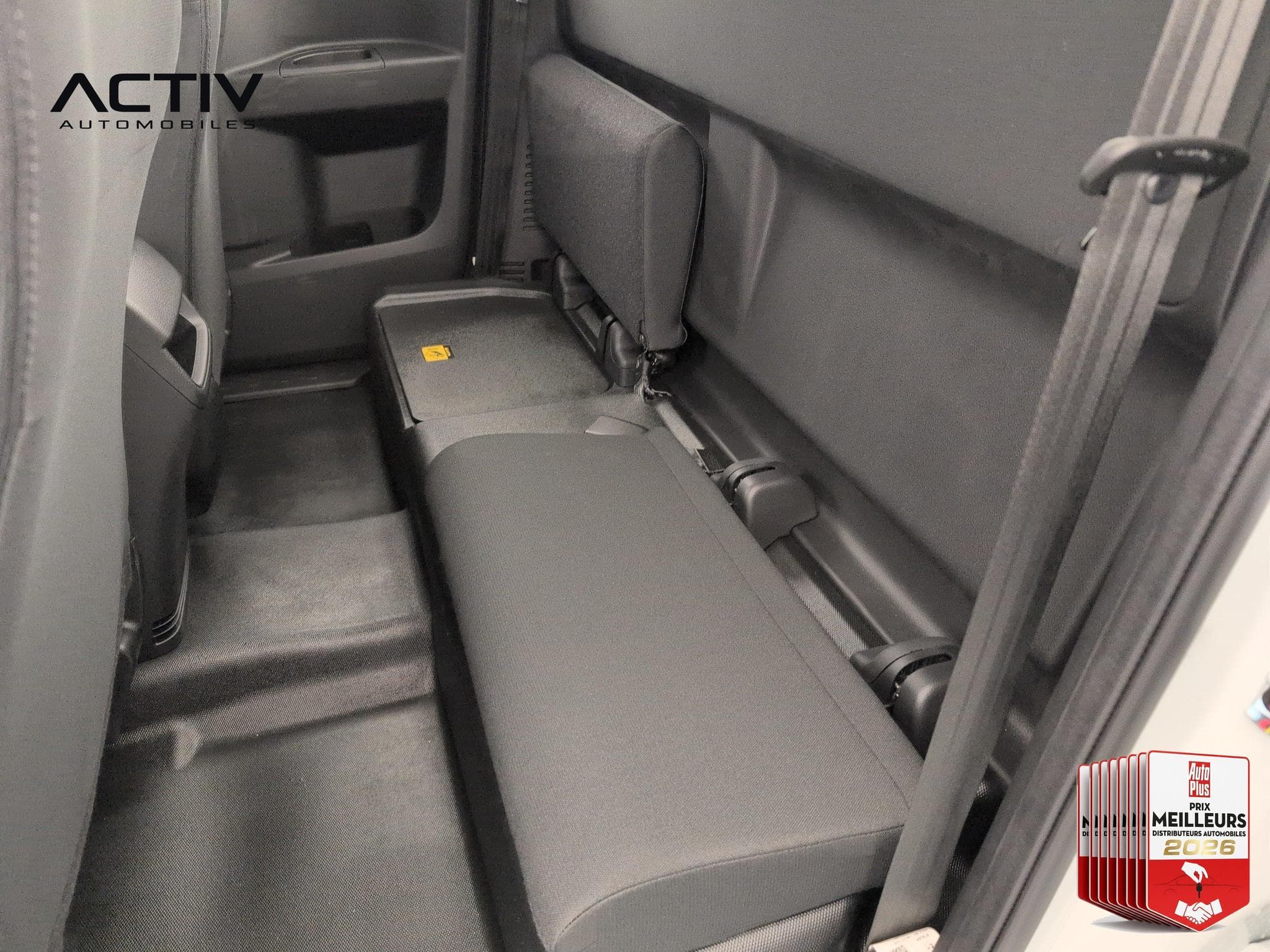 Isuzu D-MAX 2.2L SPACE CABINE A/T B-STRONG (2026) - Foto 11