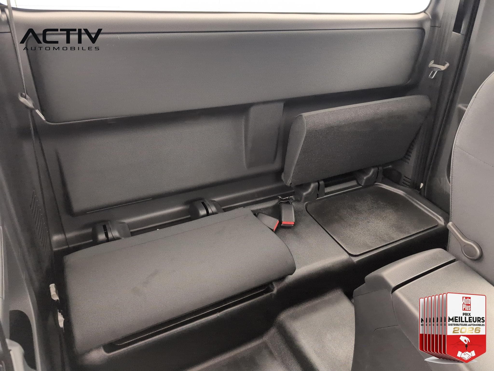 Isuzu D-MAX 2.2L SPACE CABINE M/T B-STRONG (2026) - Foto 10