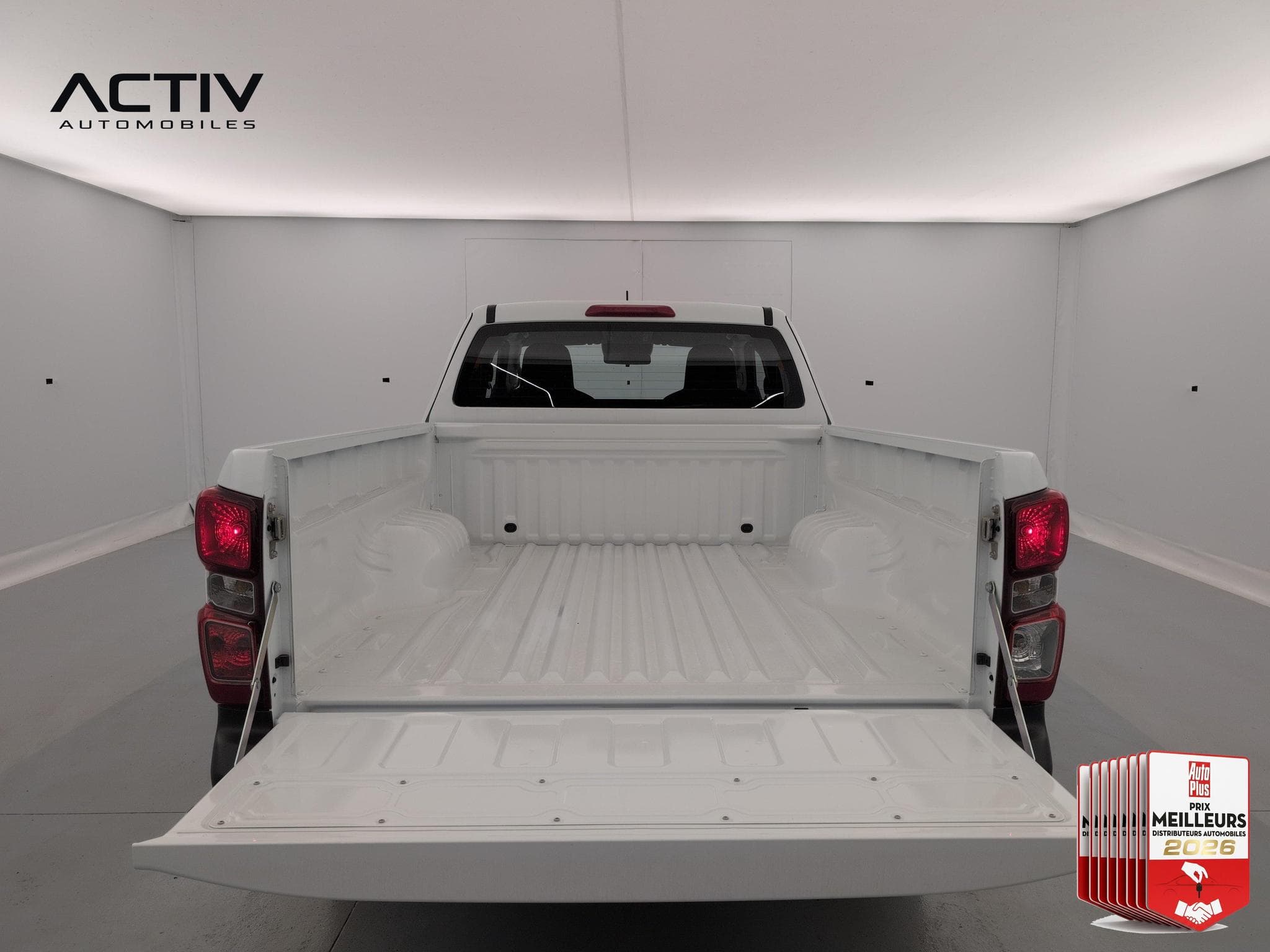 Isuzu D-MAX 2.2L SPACE CABINE M/T B-STRONG (2026) - Foto 11
