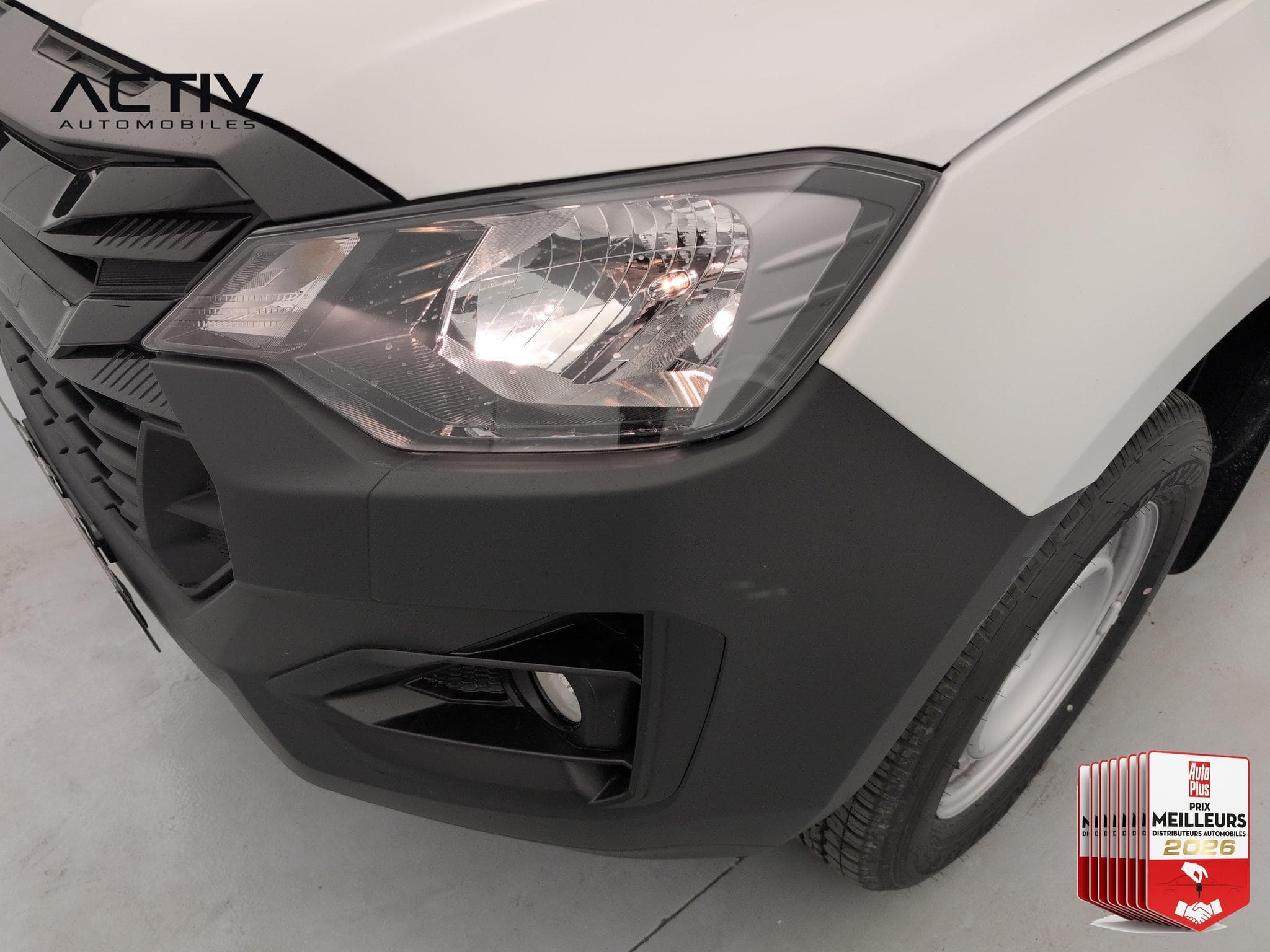 Isuzu D-MAX 2.2L SPACE CABINE M/T B-STRONG (2026) - Foto 18
