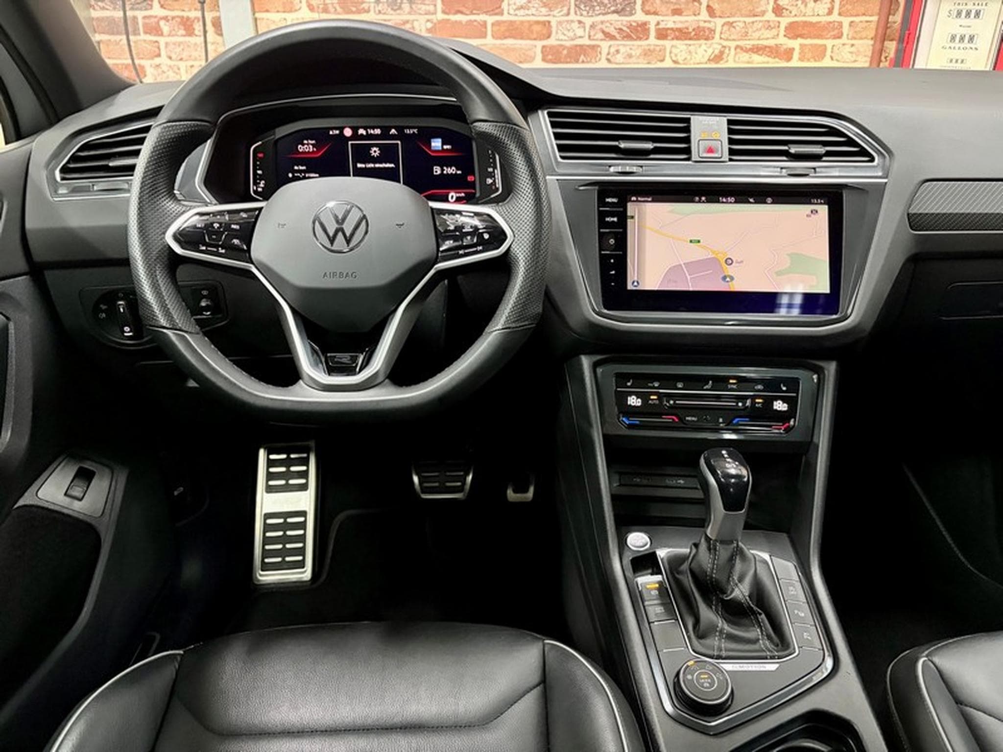 VW Tiguan Tiguan 2.0 TSi 245cv Auto 4x4 R-LINE (2023) - Photo 4