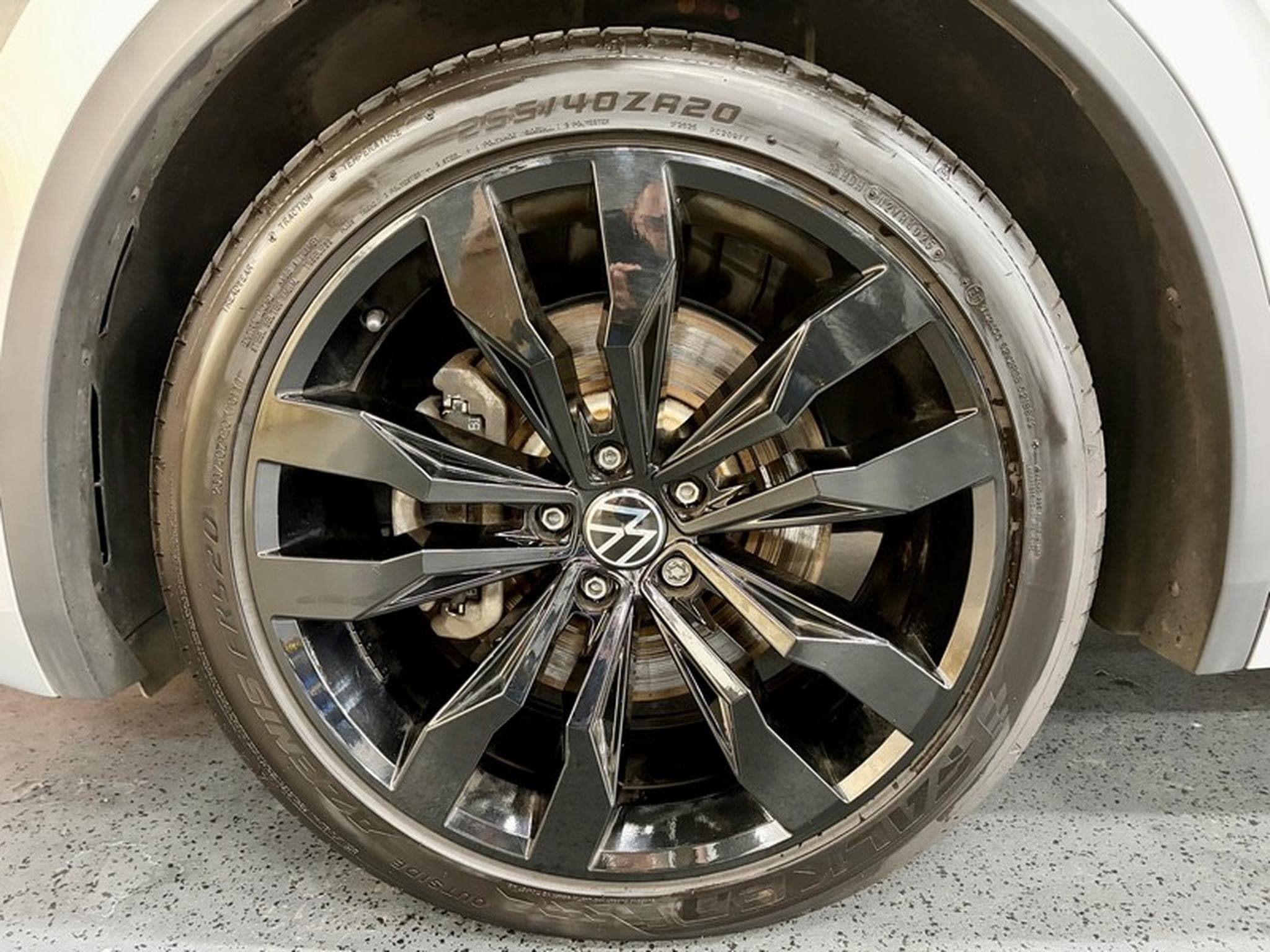 VW Tiguan Tiguan 2.0 TSi 245cv Auto 4x4 R-LINE (2023) - Photo 3