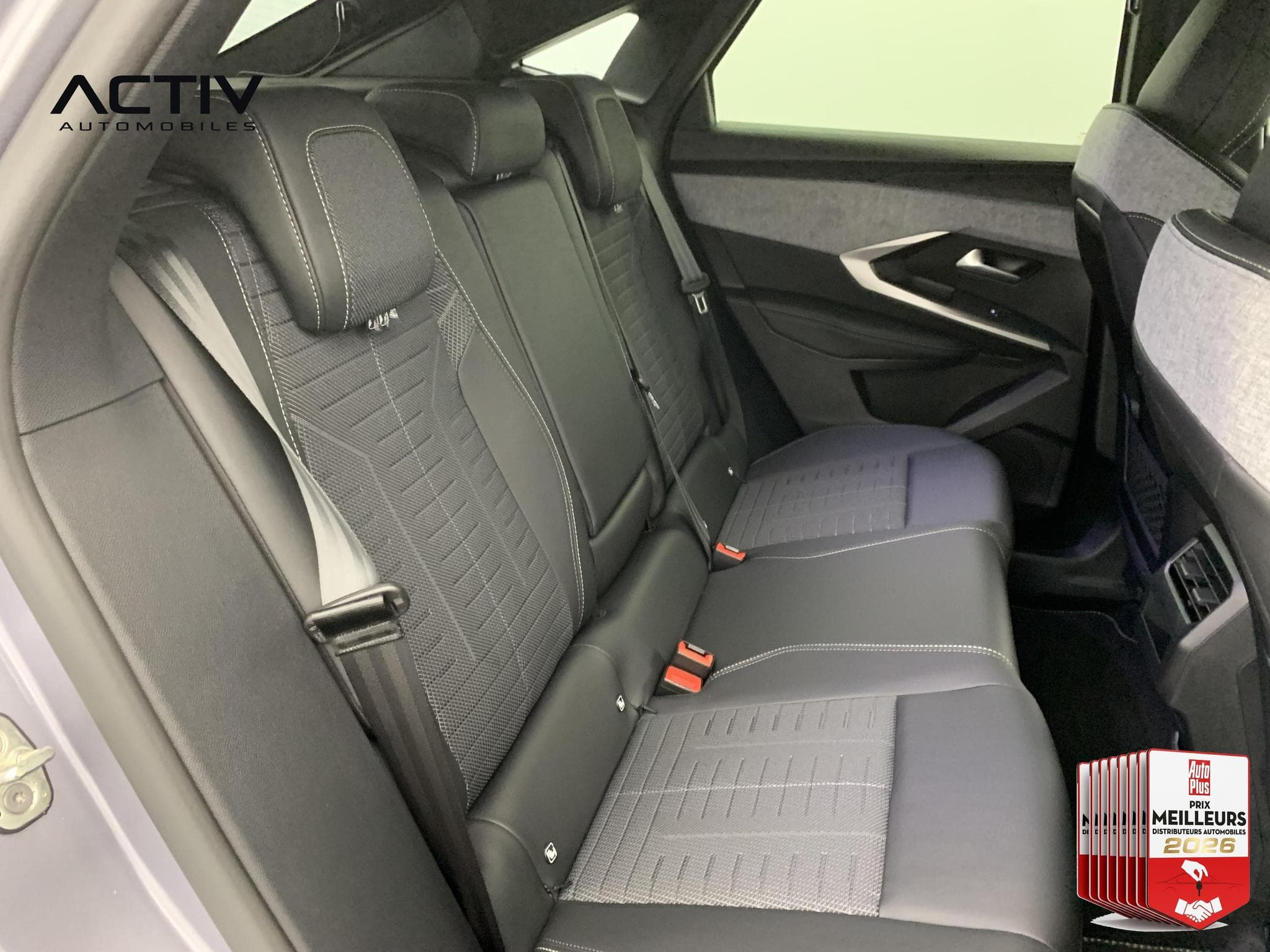 Peugeot 3008 Hybrid 145 e-DCS6 GT (2025) - Foto 10