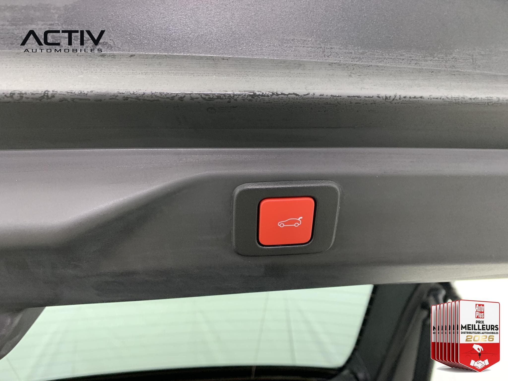 Peugeot 3008 Hybrid 145 e-DCS6 GT (2025) - Foto 12
