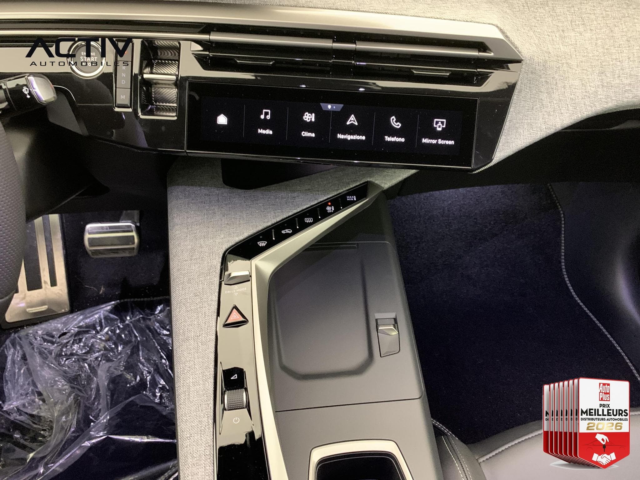 Peugeot 3008 Hybrid 145 e-DCS6 GT (2025) - Foto 19