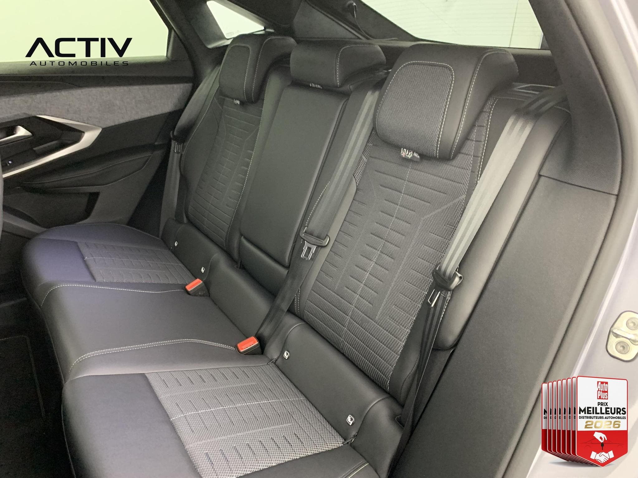 Peugeot 3008 Hybrid 145 e-DCS6 GT (2025) - Foto 22