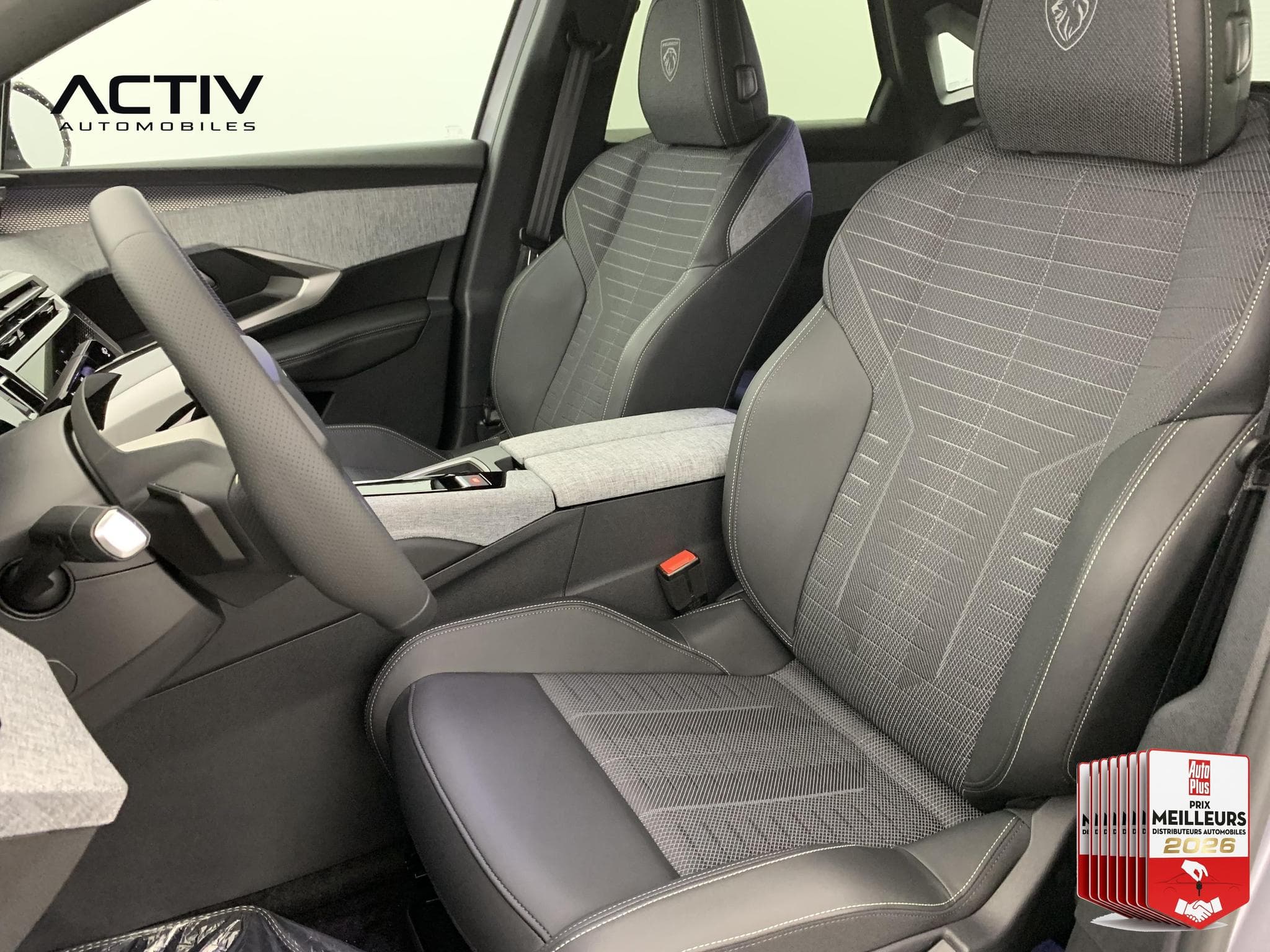 Peugeot 3008 Hybrid 145 e-DCS6 GT (2025) - Foto 23