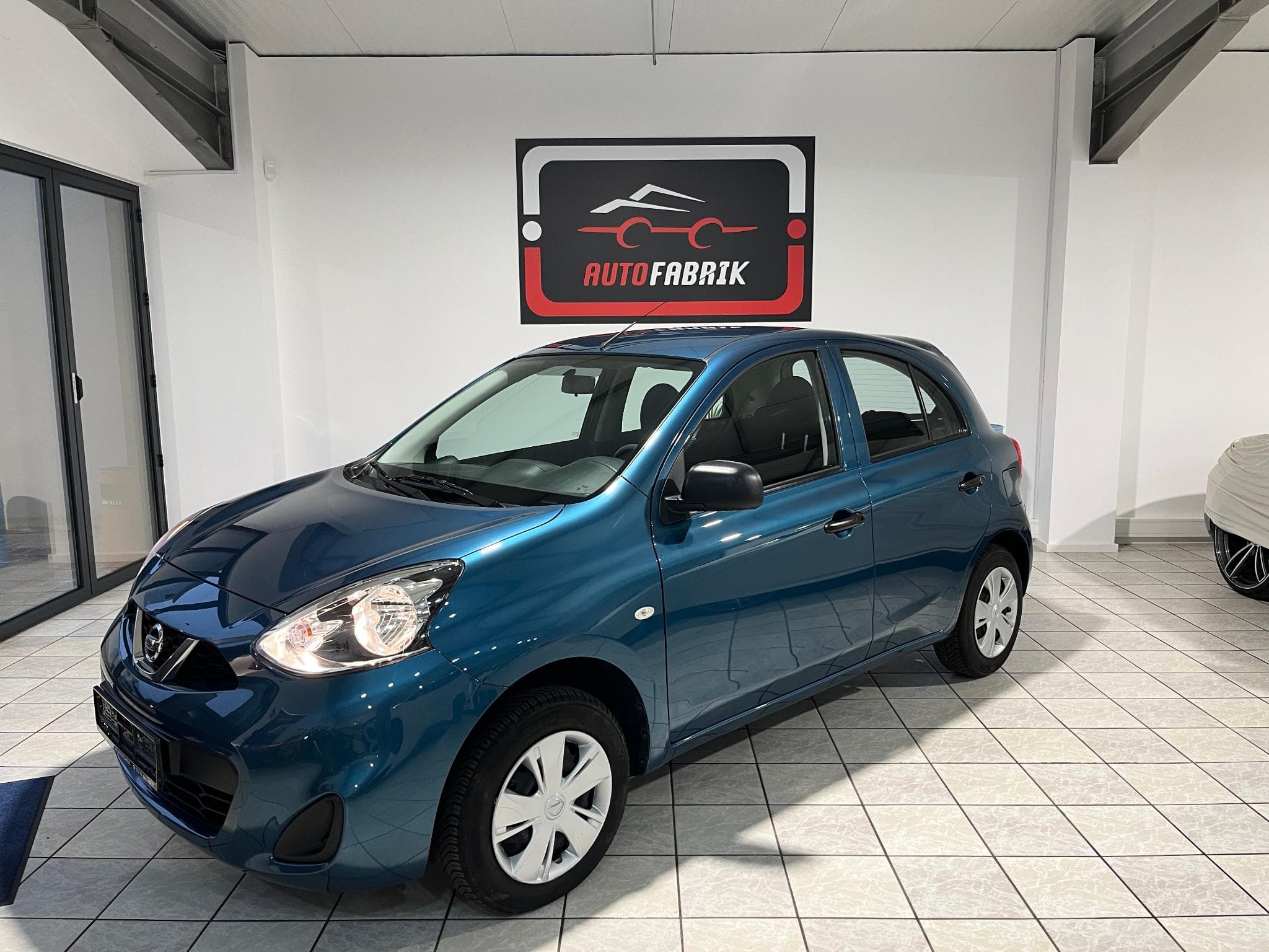 Nissan Micra IV (2) 1.2 80ch VISIA (2017) - Photo 1