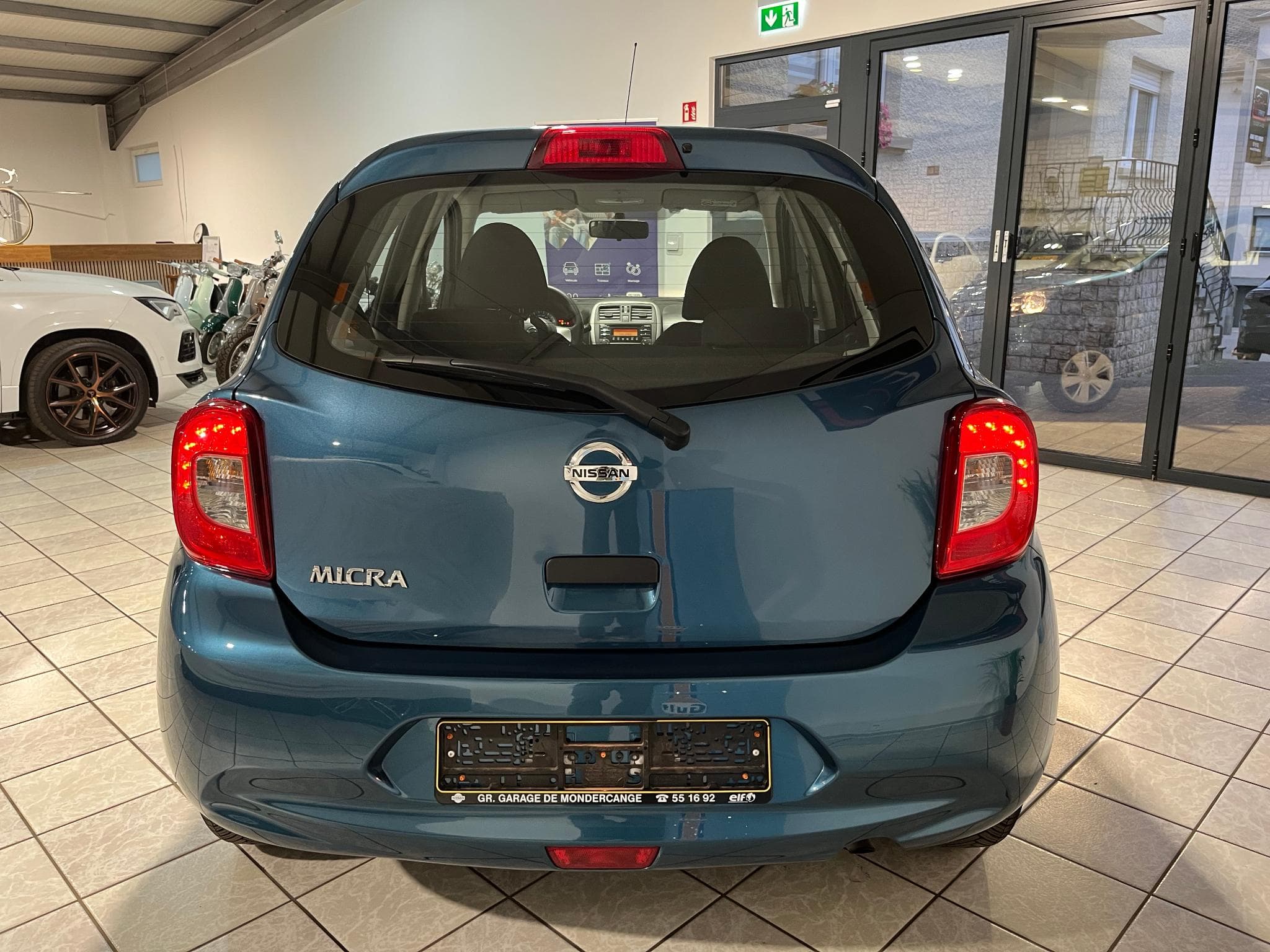 Nissan Micra IV (2) 1.2 80ch VISIA (2017) - Photo 4