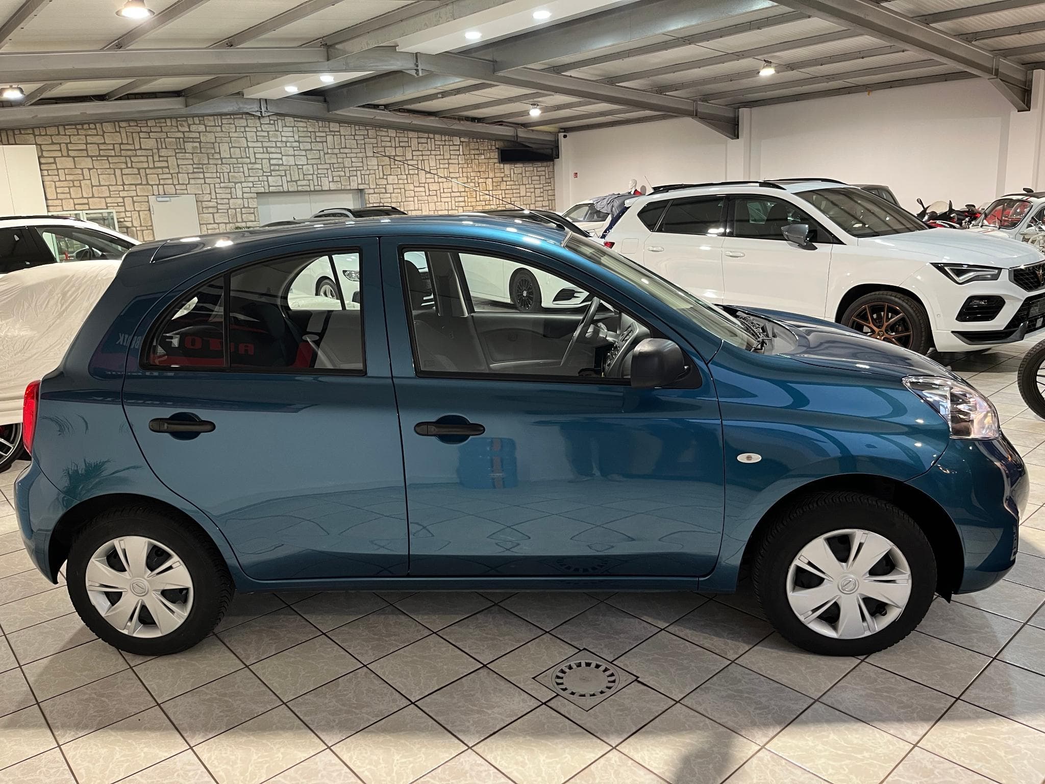 Nissan Micra IV (2) 1.2 80ch VISIA (2017) - Photo 6
