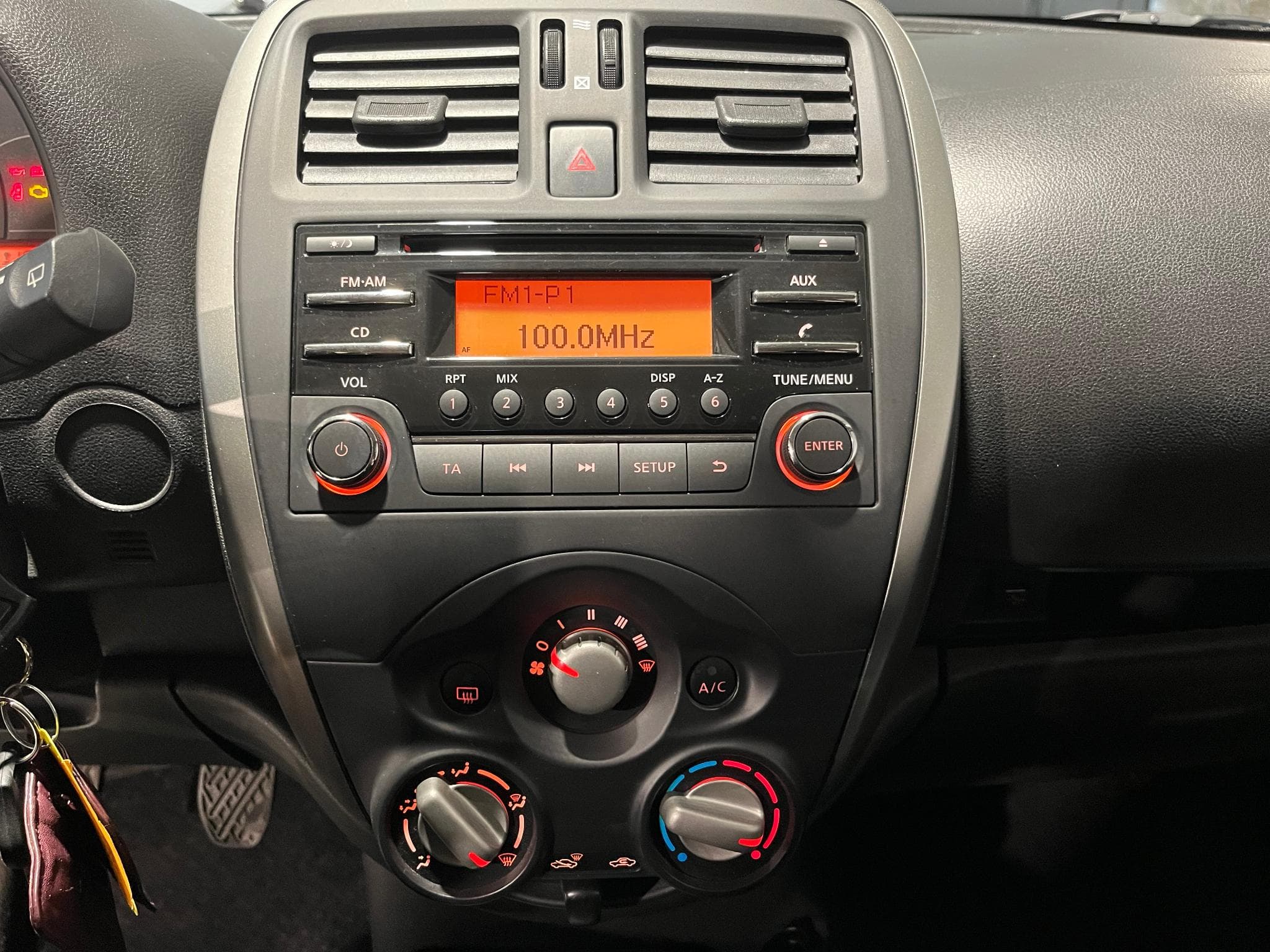 Nissan Micra IV (2) 1.2 80ch VISIA (2017) - Photo 16