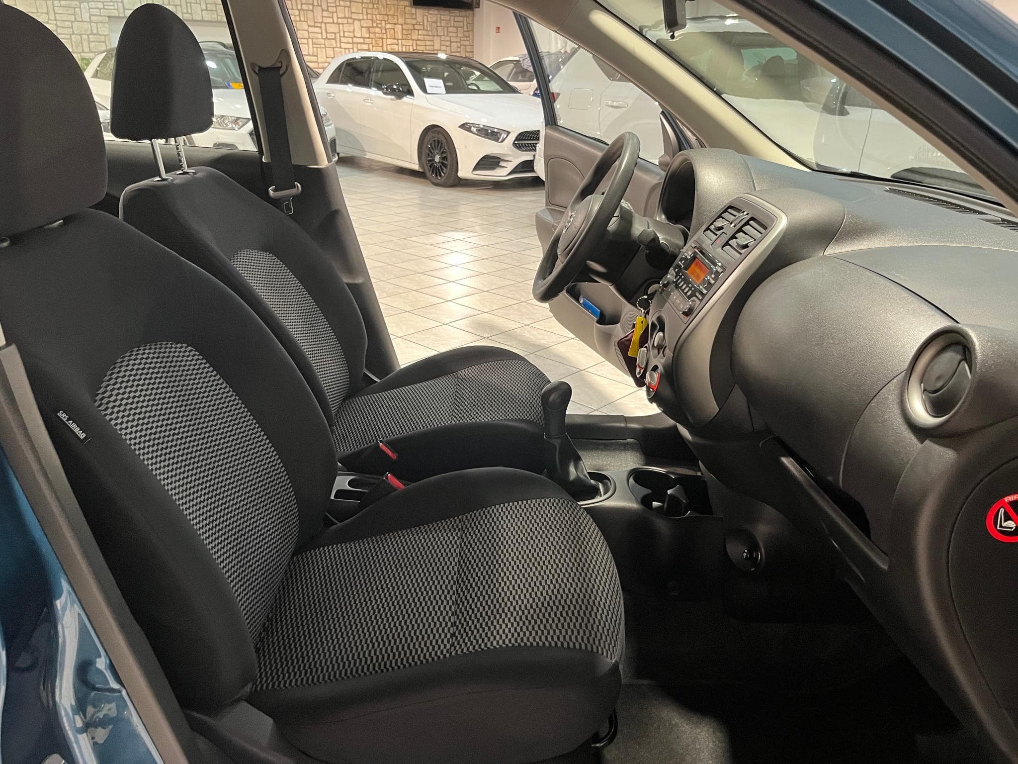 Nissan Micra IV (2) 1.2 80ch VISIA (2017) - Photo 20