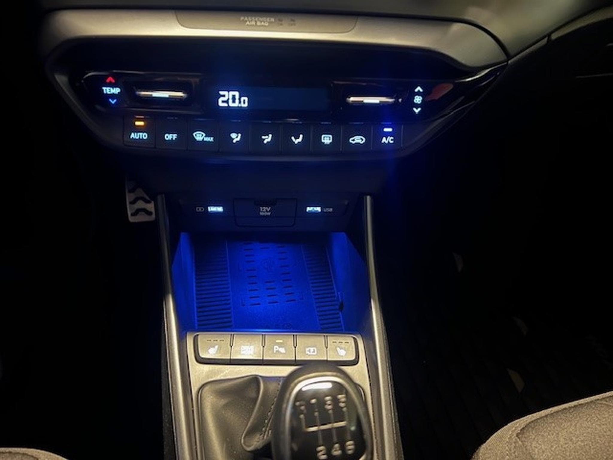 Hyundai Bayon 1.0 TGDI TECHNO HYBRID (2023) - Photo 11