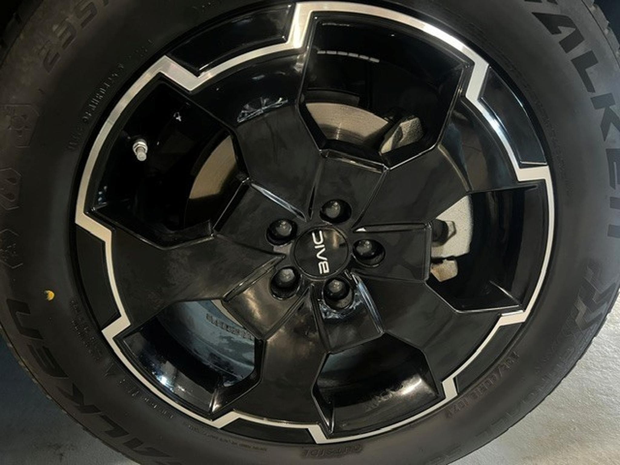 Baic BJ30 1.5 T-GDI PREMIUM HYBRIDE AWD AUT (2026) - Photo 11