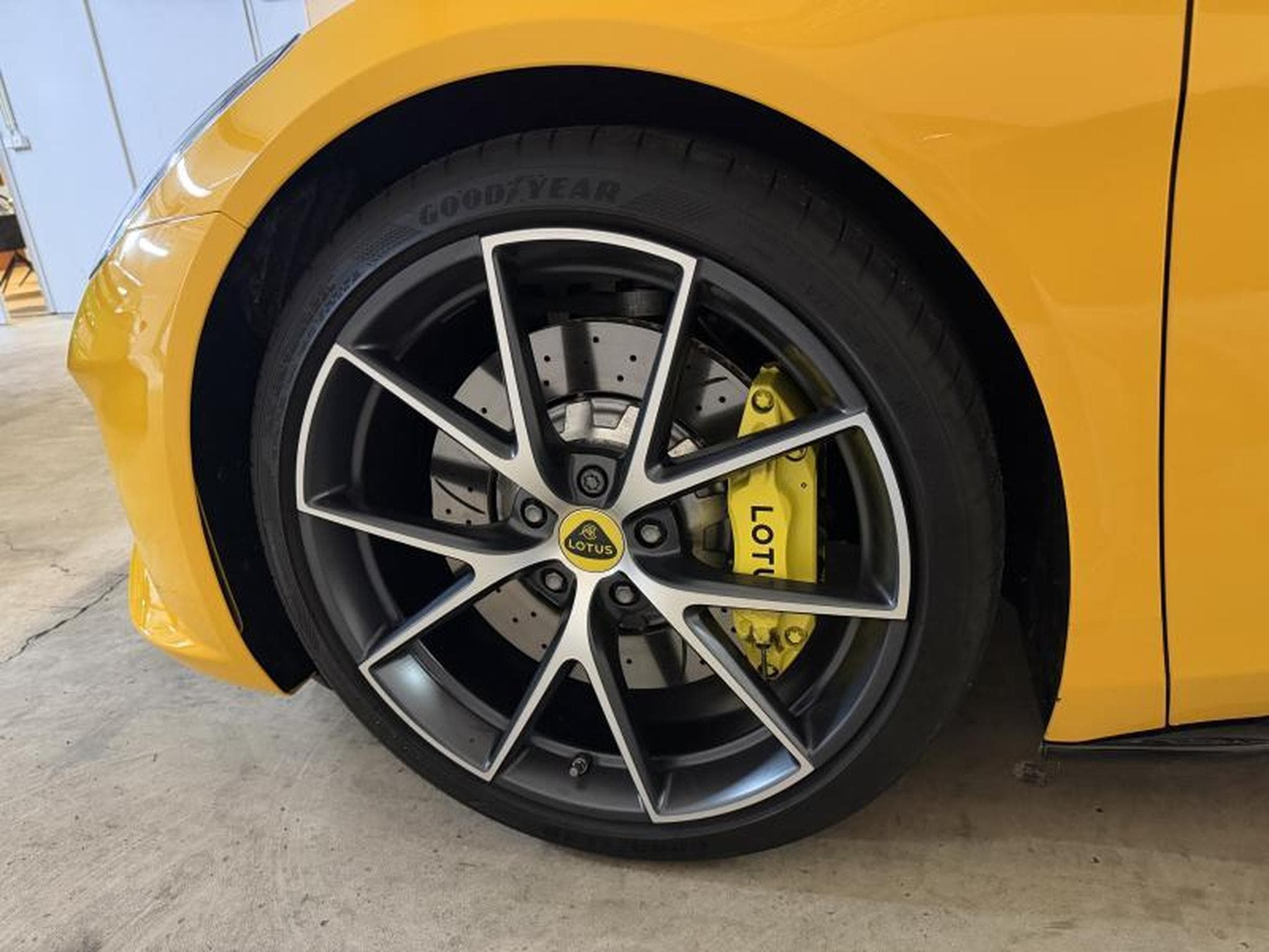 Lotus Emira 3.5 V6 First Edition (2023) - Photo 4