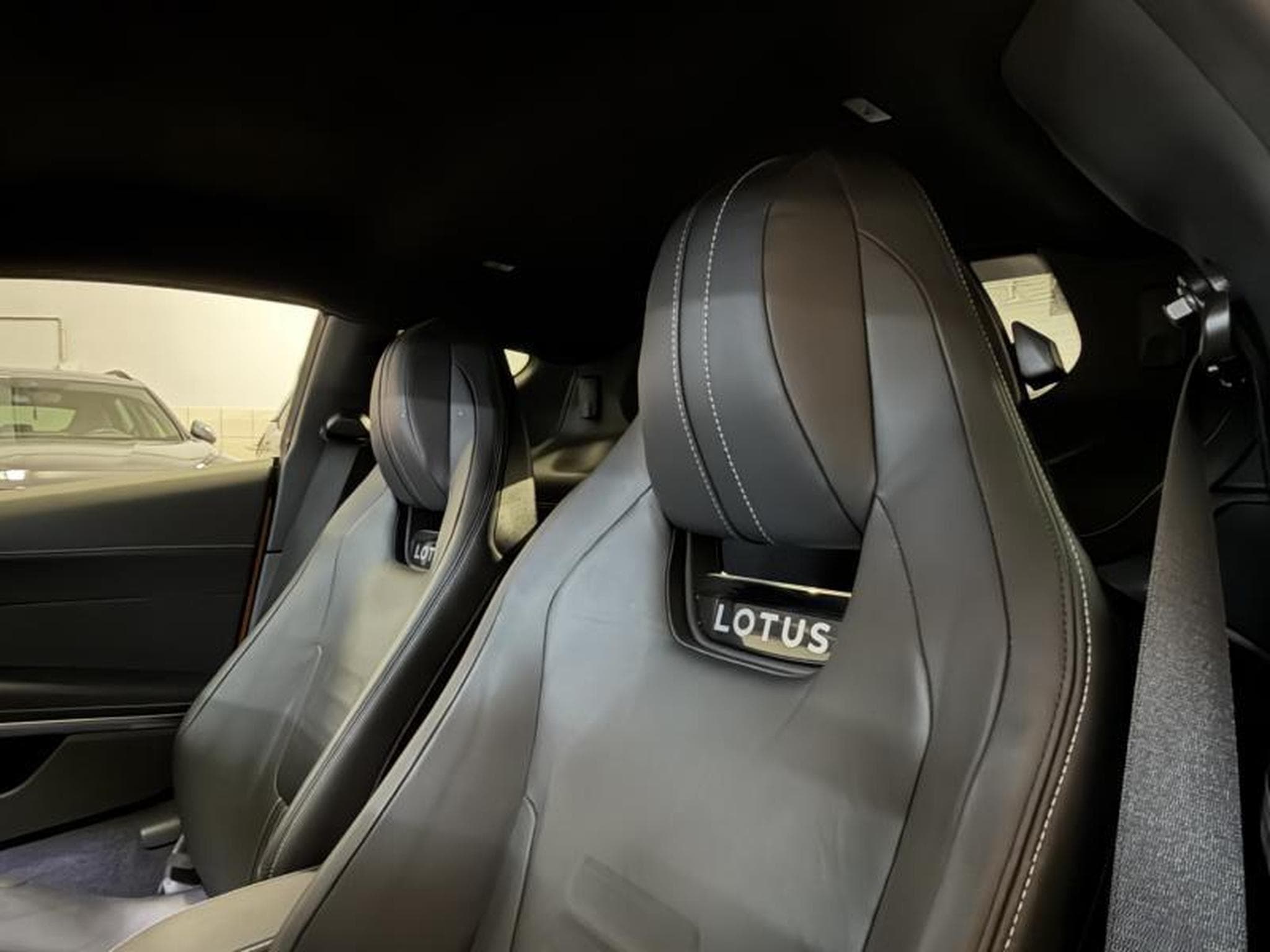 Lotus Emira 3.5 V6 First Edition (2023) - Photo 13
