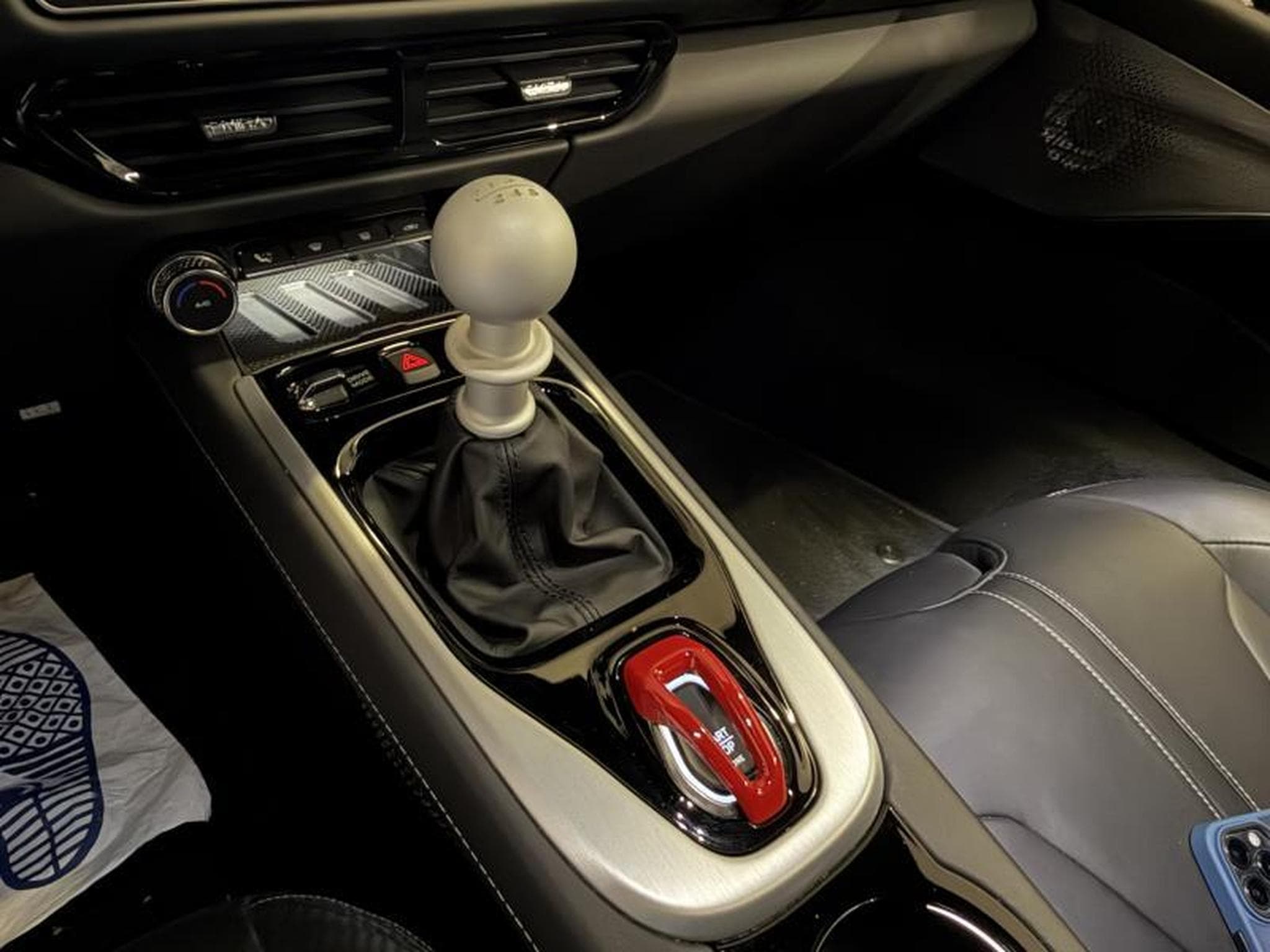 Lotus Emira 3.5 V6 First Edition (2023) - Photo 16