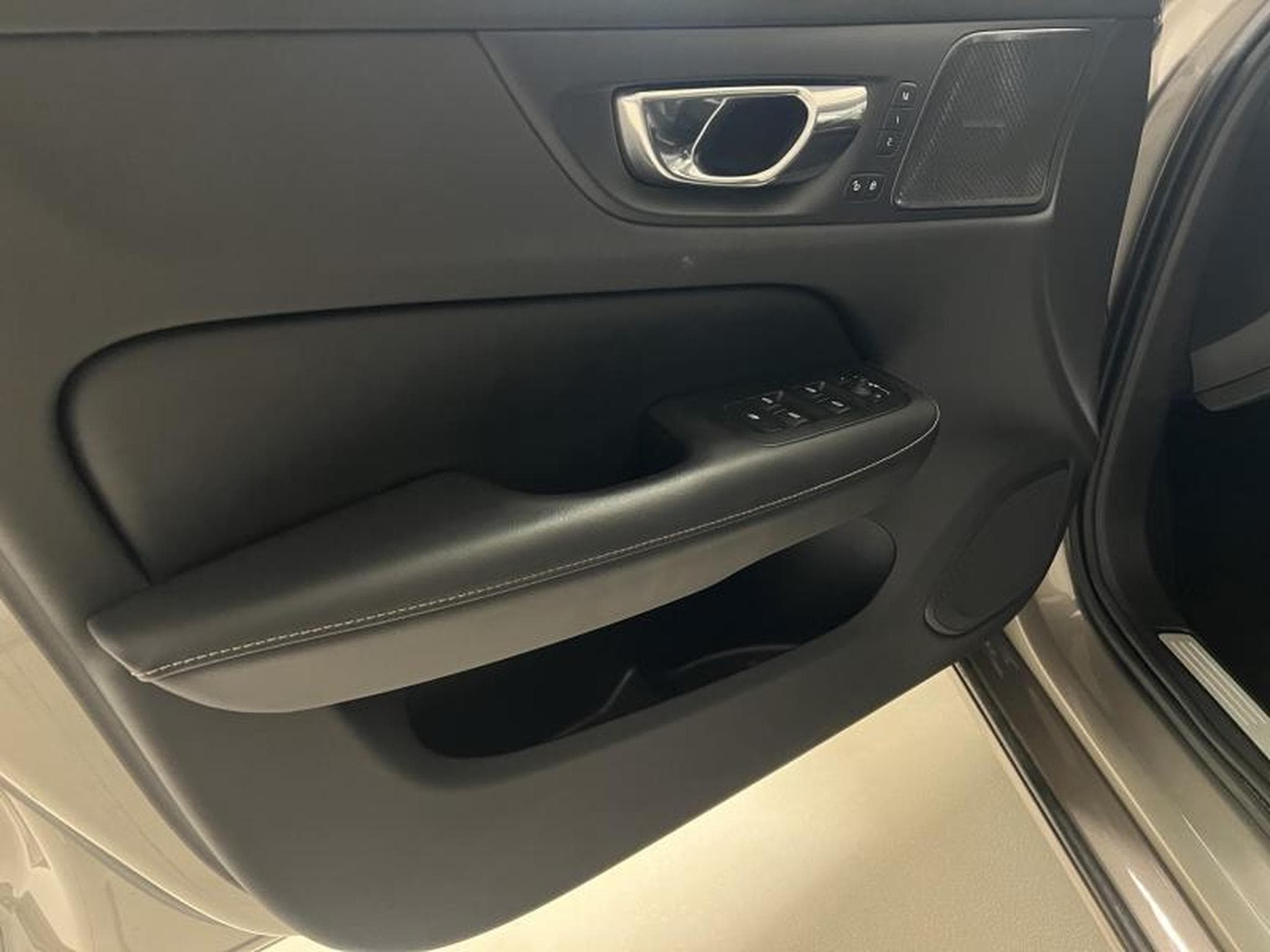 Volvo V60 Inscription (2018) - Photo 16