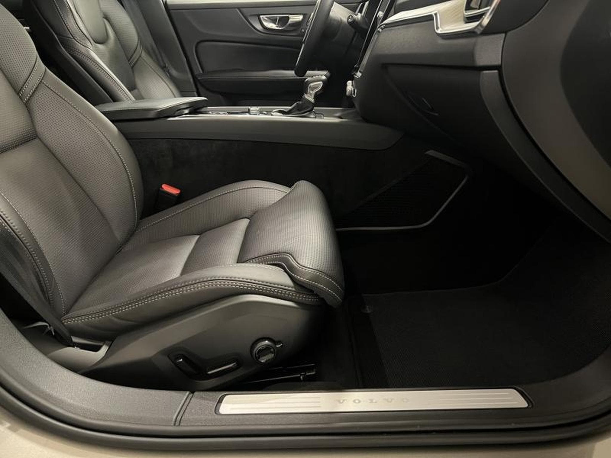 Volvo V60 Inscription (2018) - Photo 17