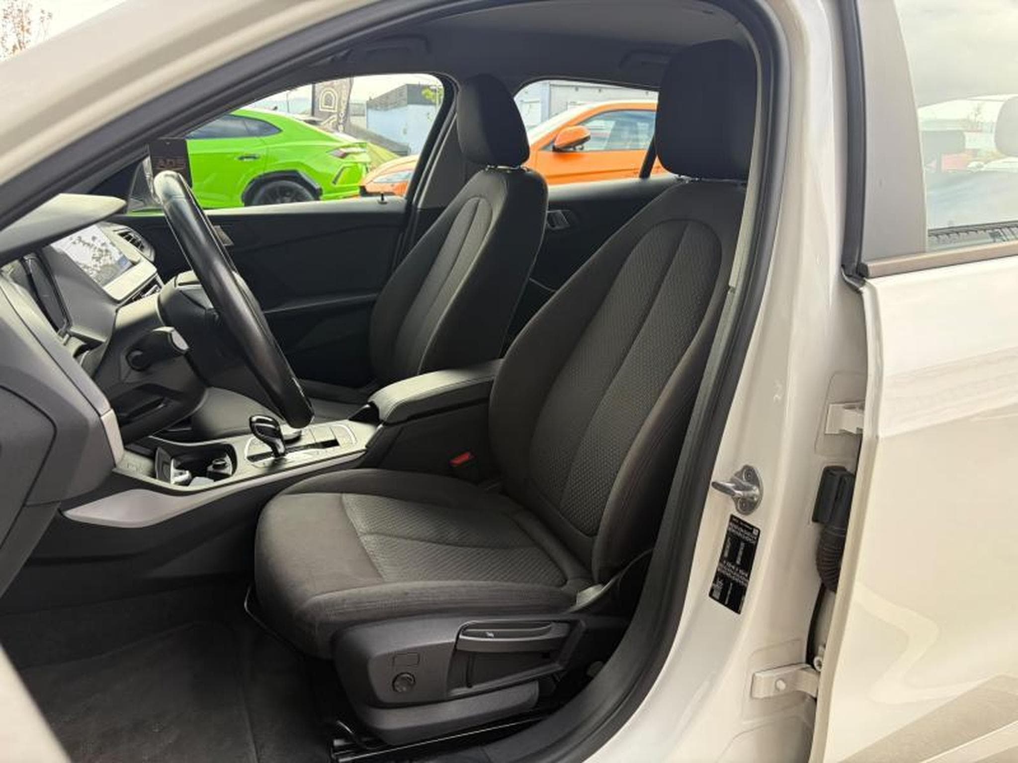 BMW 118 i 1.5 140ch/Sièges chauffants/CarPlay (2020) - Photo 10