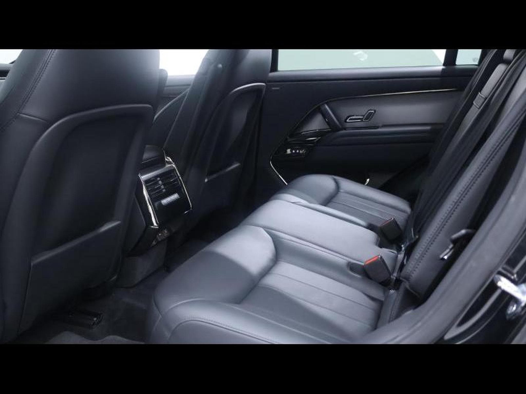 Land-Rover Range Rover Sport D250 S AWD Auto (2025) - Photo 18