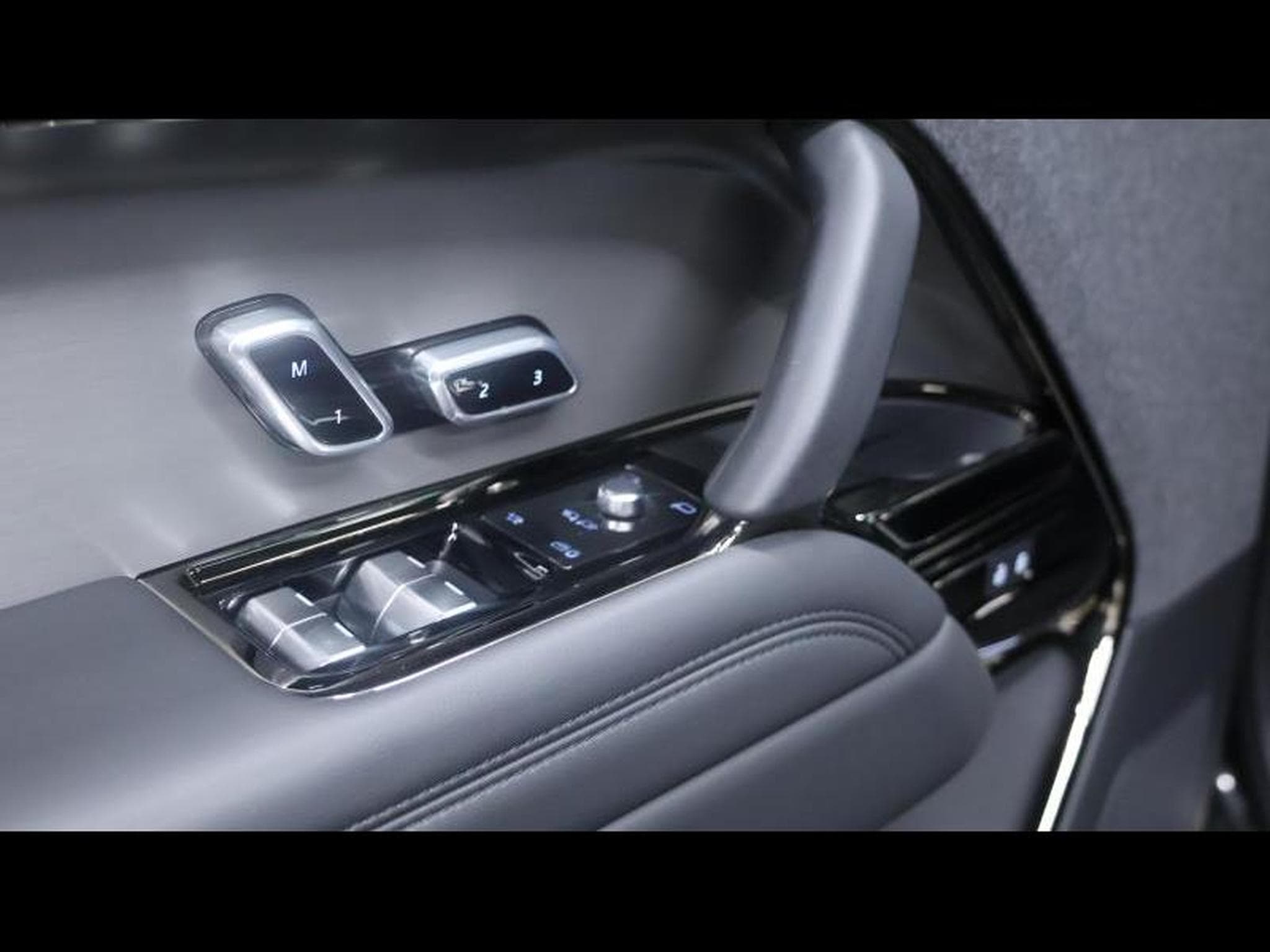 Land-Rover Range Rover Sport D250 S AWD Auto (2025) - Photo 32