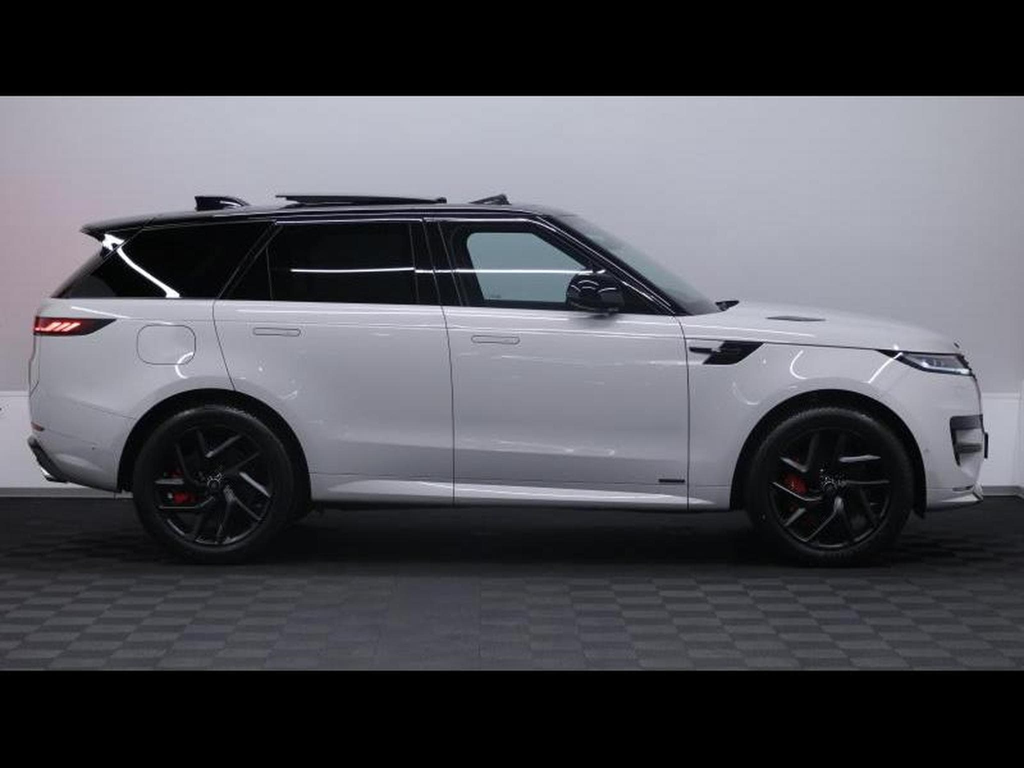 Land-Rover Range Rover Sport P530 Autobiography (2026) - Photo 4