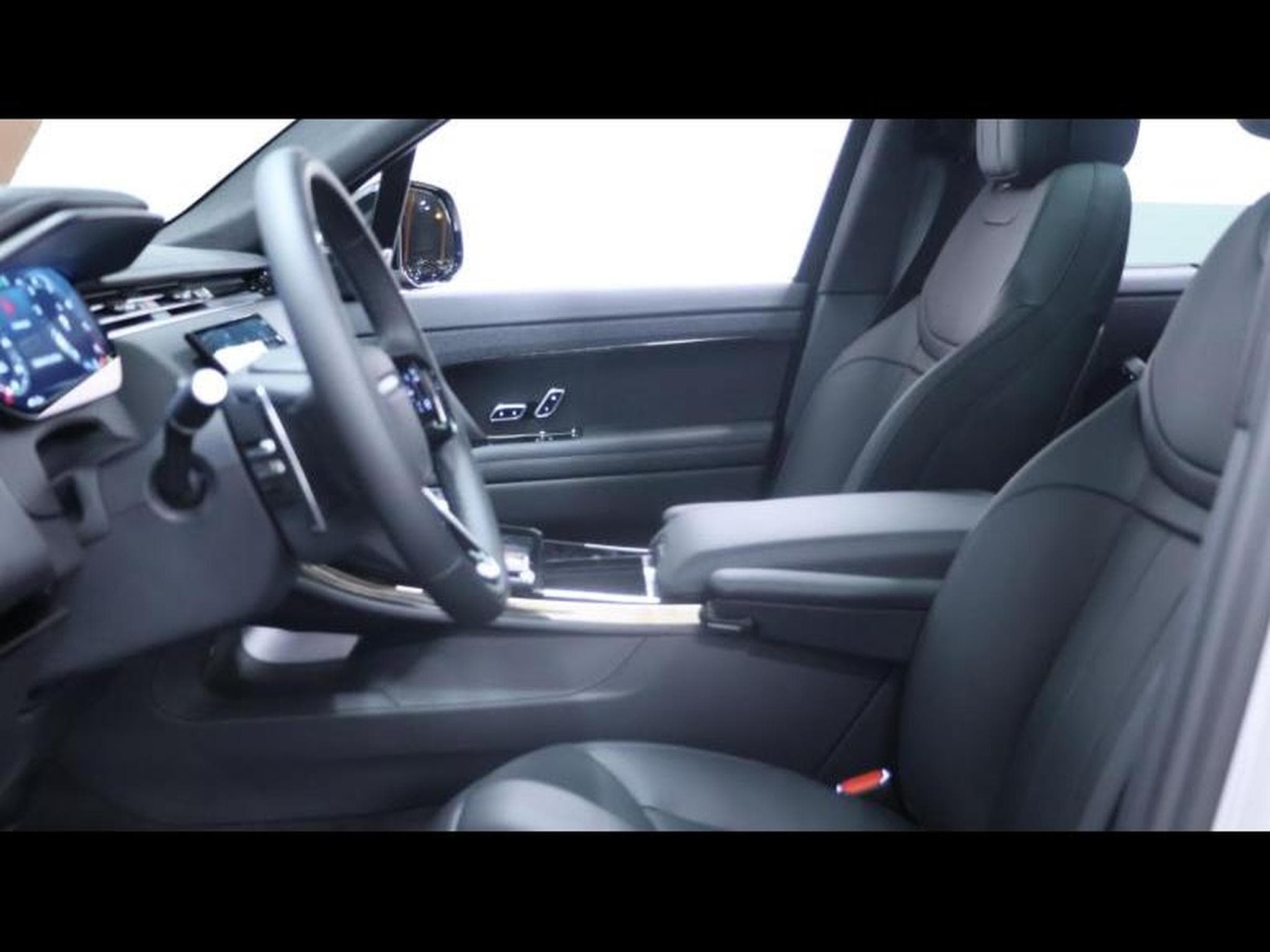 Land-Rover Range Rover Sport P530 Autobiography (2026) - Photo 16