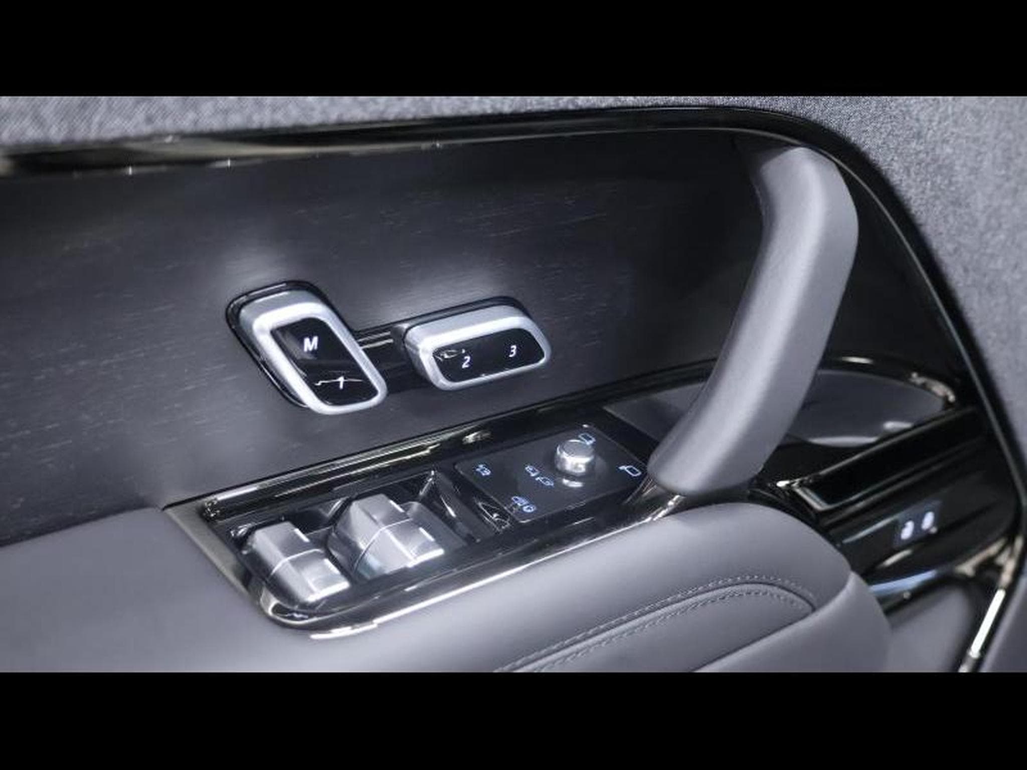 Land-Rover Range Rover Sport P530 Autobiography (2026) - Photo 33