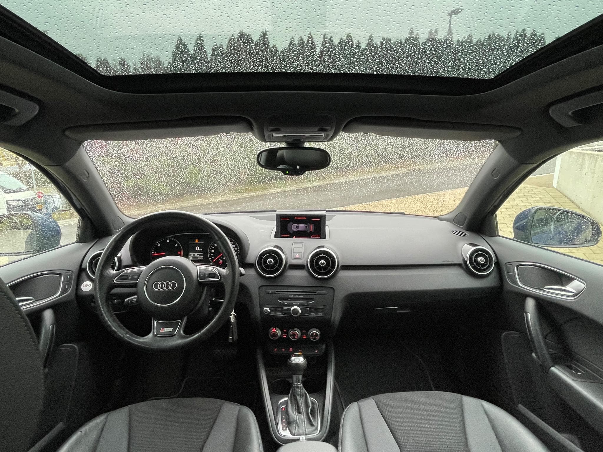 Audi A1 1.6 TDI S-line Automatik (2011) - Foto 7