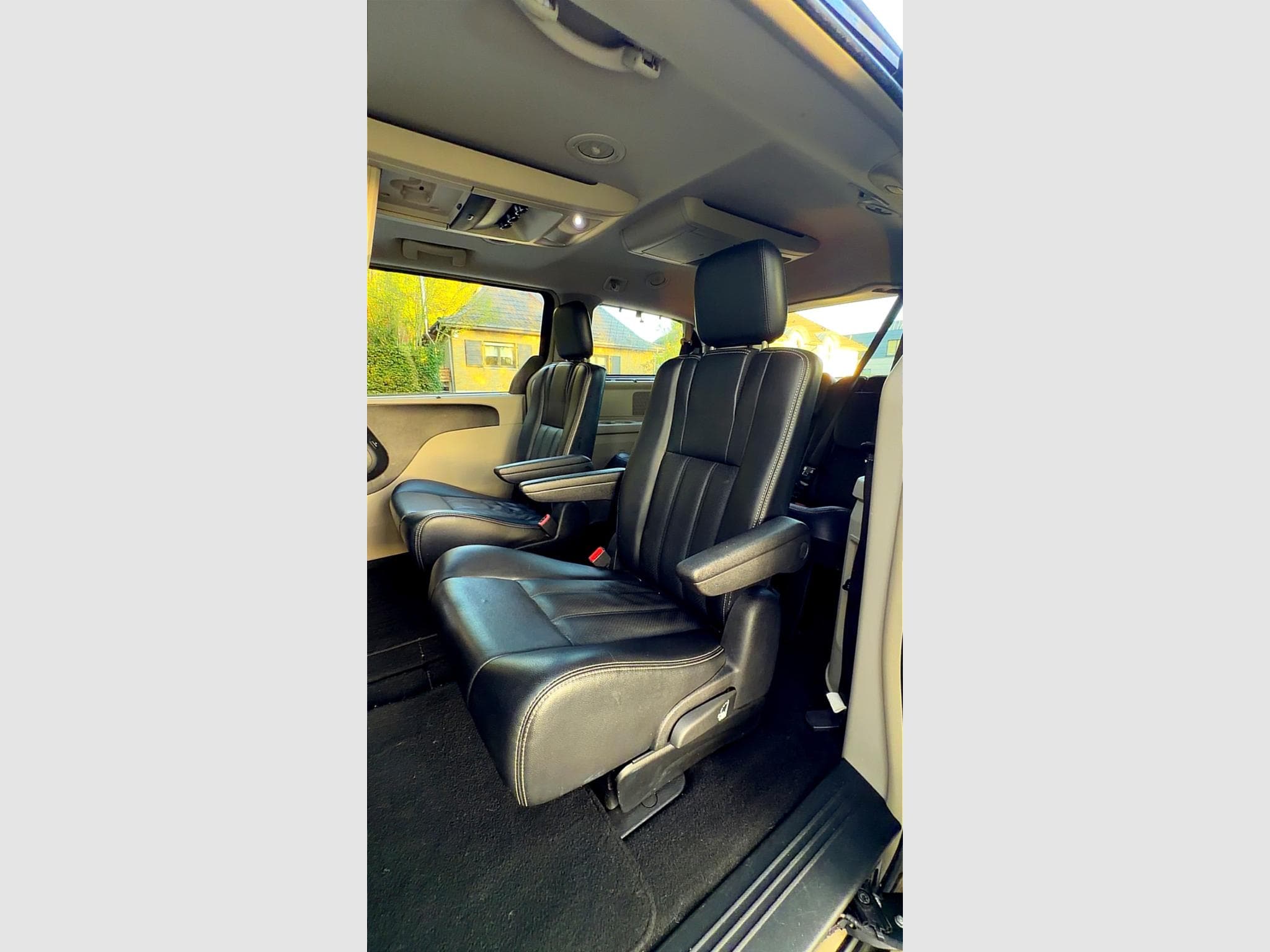 Lancia Voyager 2,8 crd Auto. (2012) - Photo 10