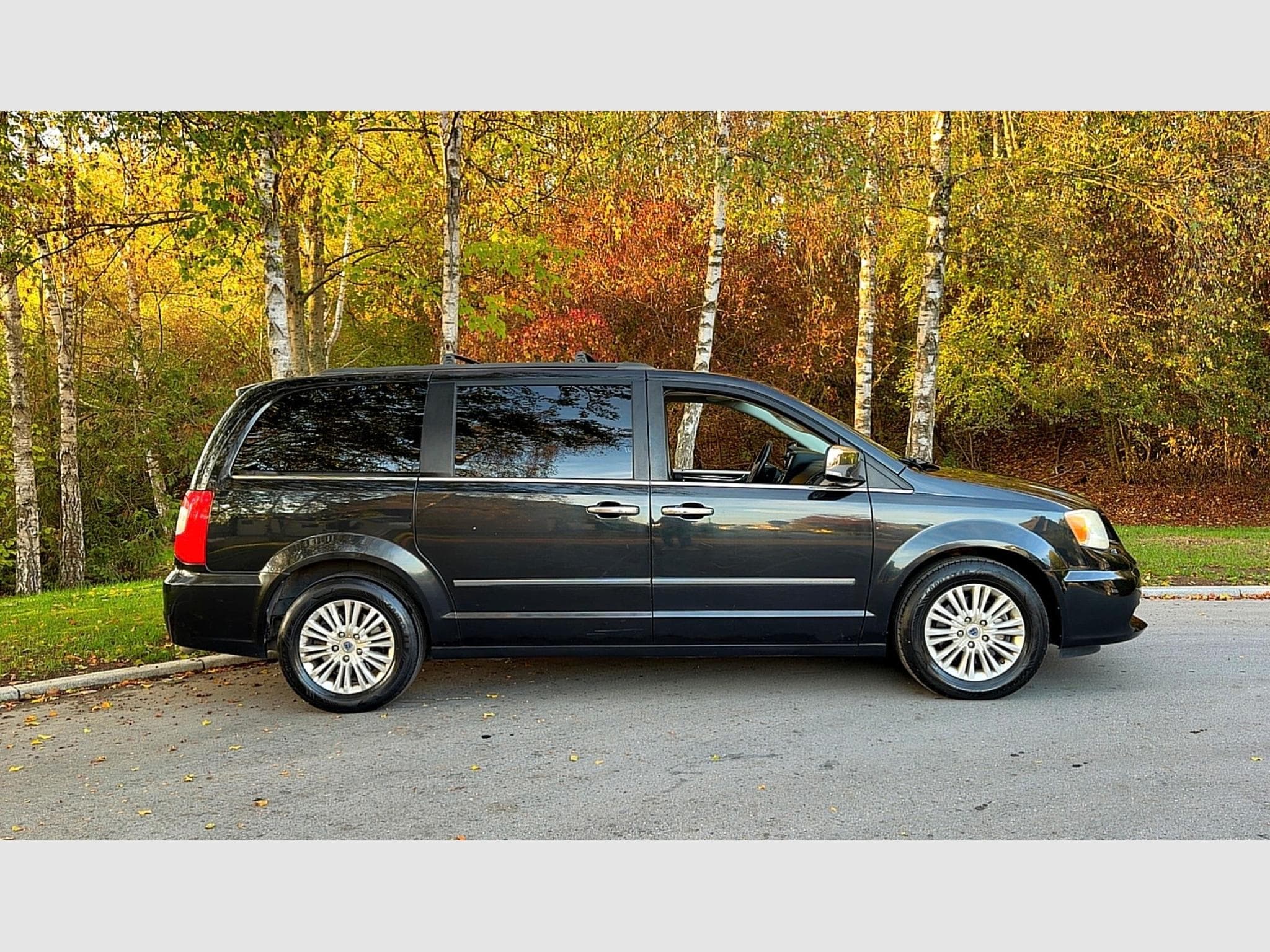 Lancia Voyager 2,8 crd Auto. (2012) - Photo 3