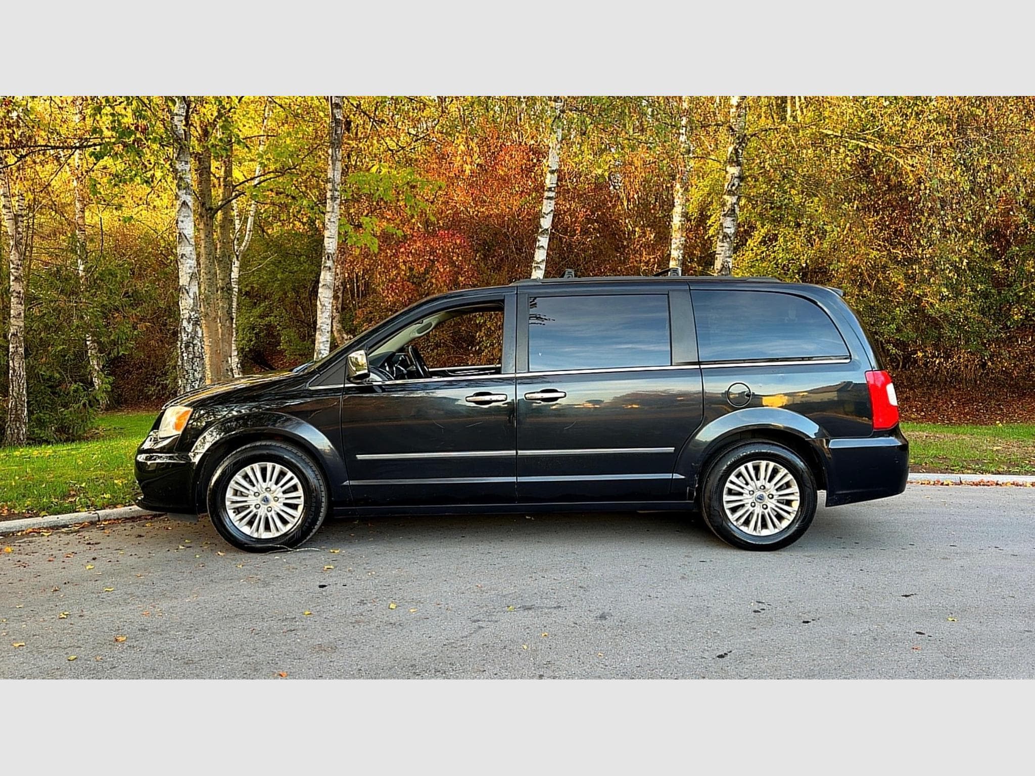 Lancia Voyager 2,8 crd Auto. (2012) - Photo 4