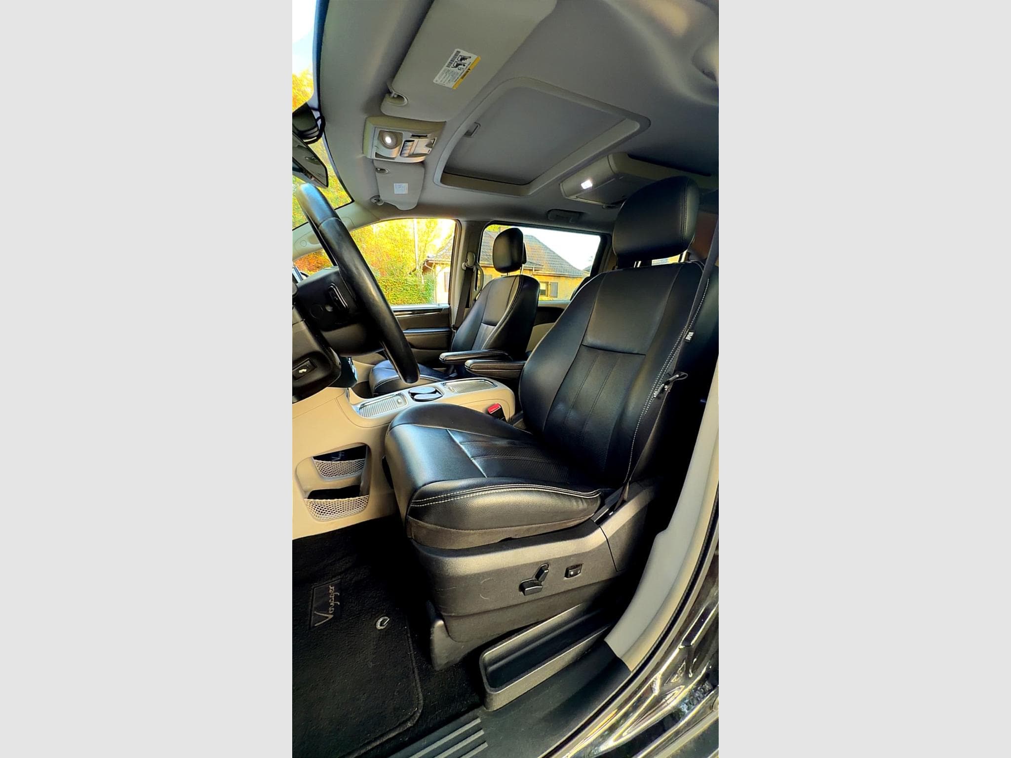 Lancia Voyager 2,8 crd Auto. (2012) - Photo 8