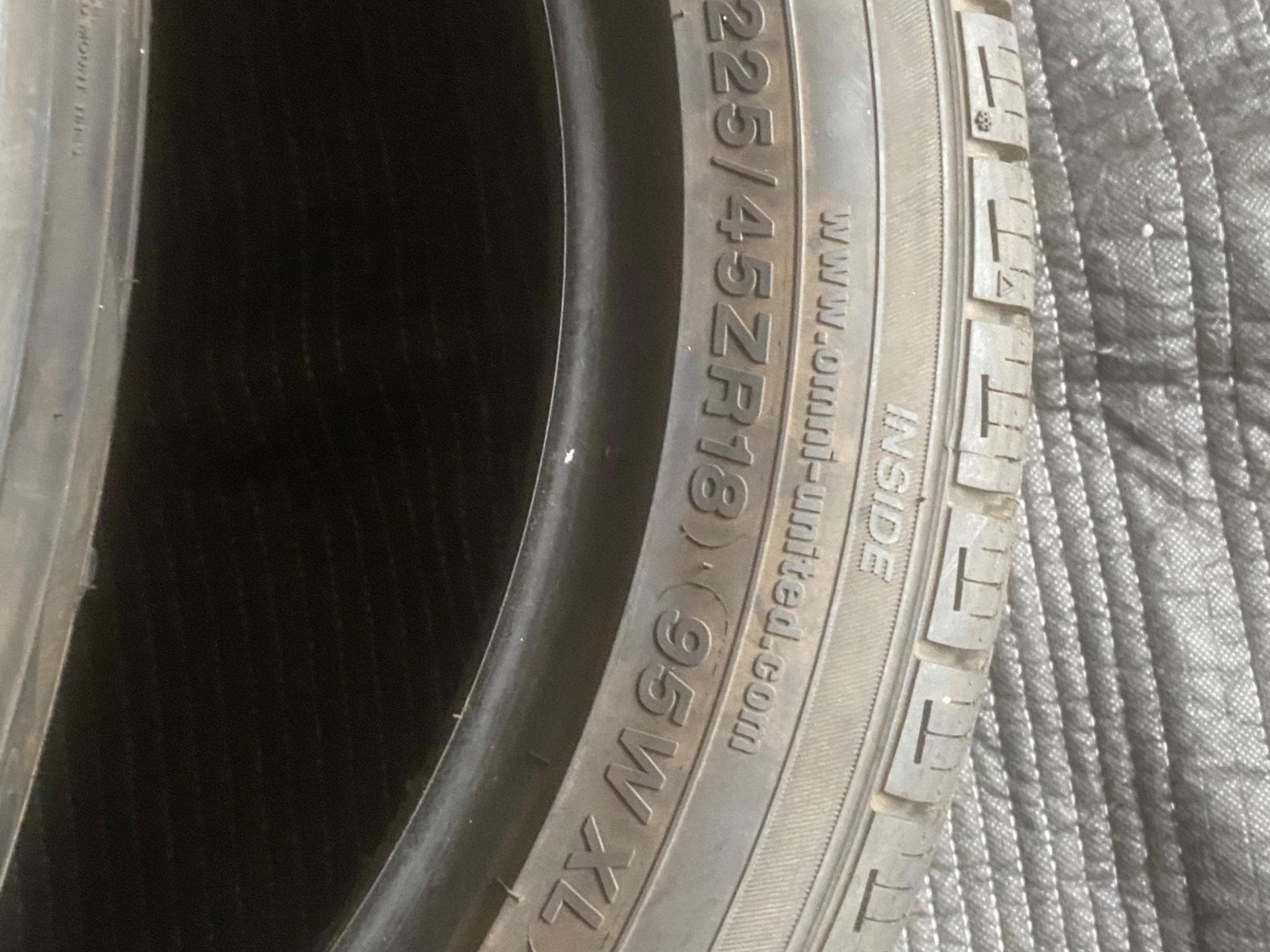 pneus – 18 - Photo 1